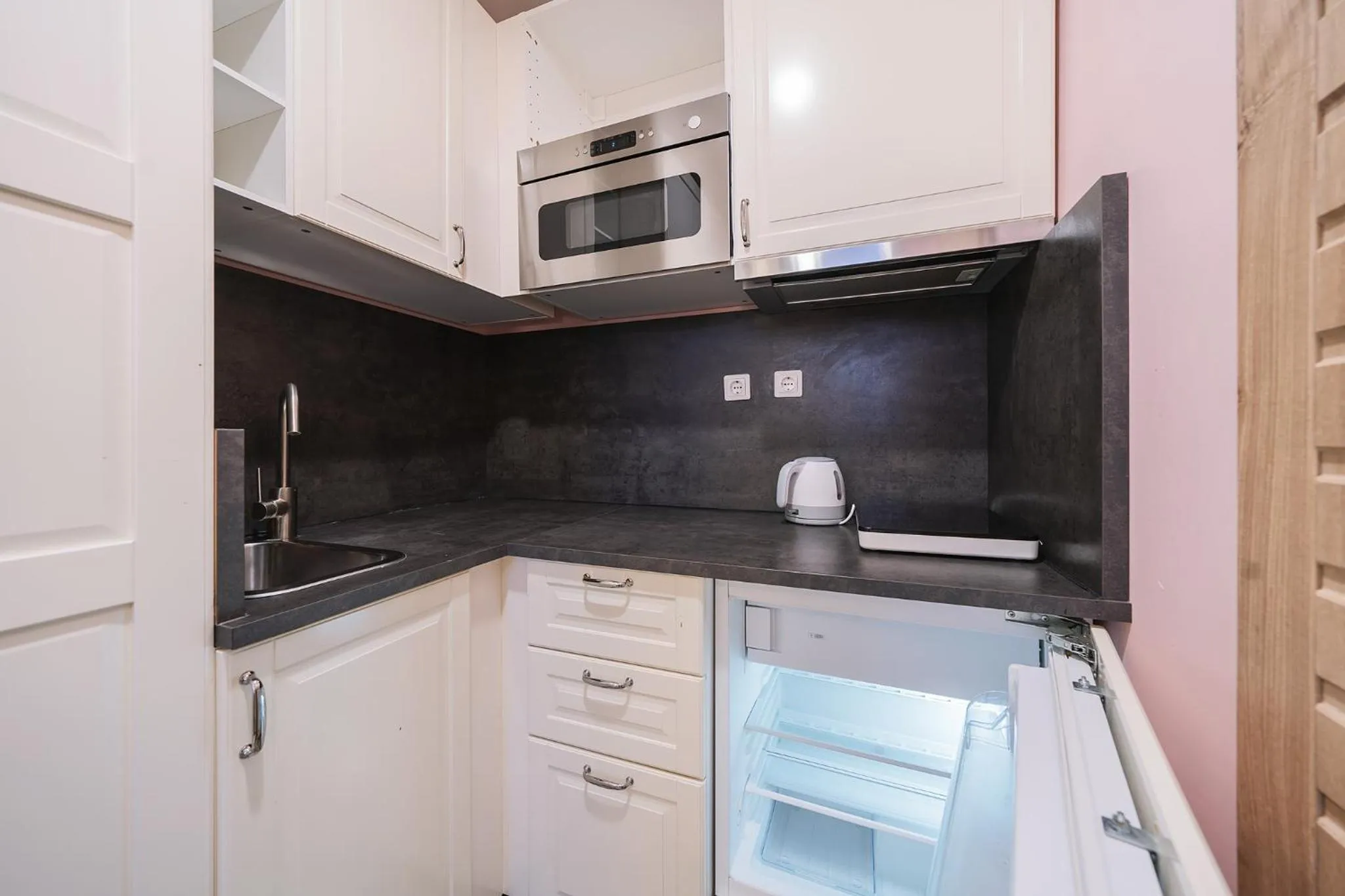 Kitchen or kitchenette in Station Self Check-in Apartments - Lollo Stay