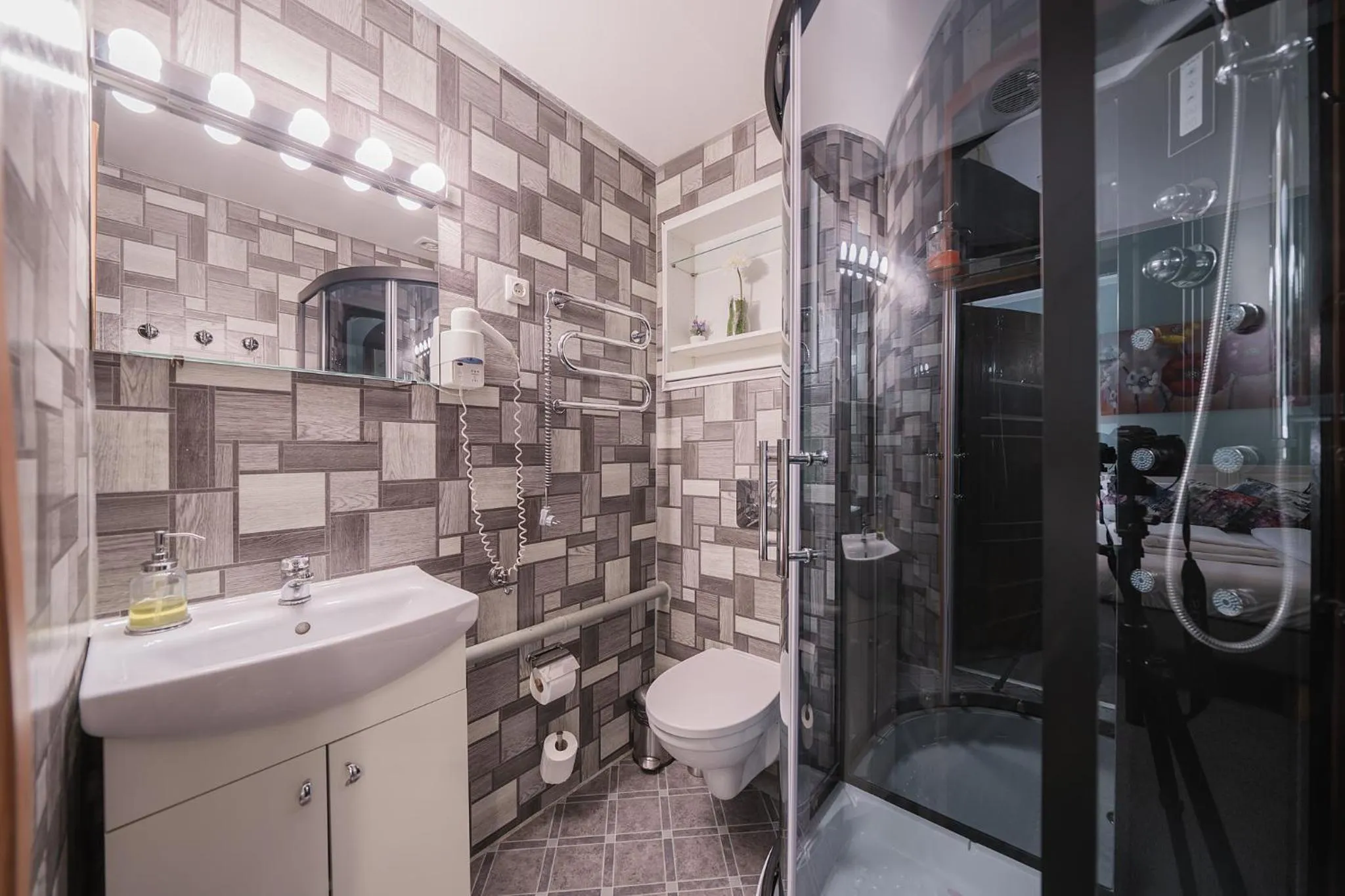 Shower in Station Self Check-in Apartments - Lollo Stay