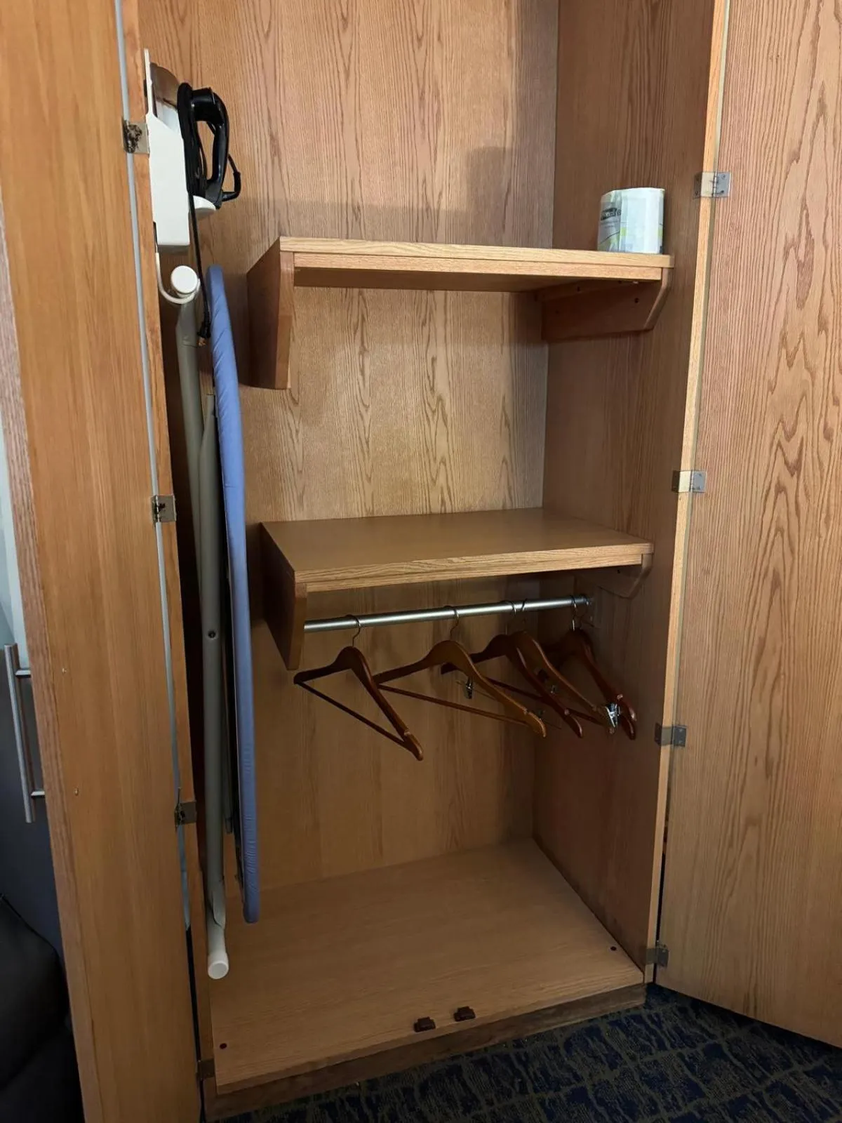 wardrobe in Ficus Hotel