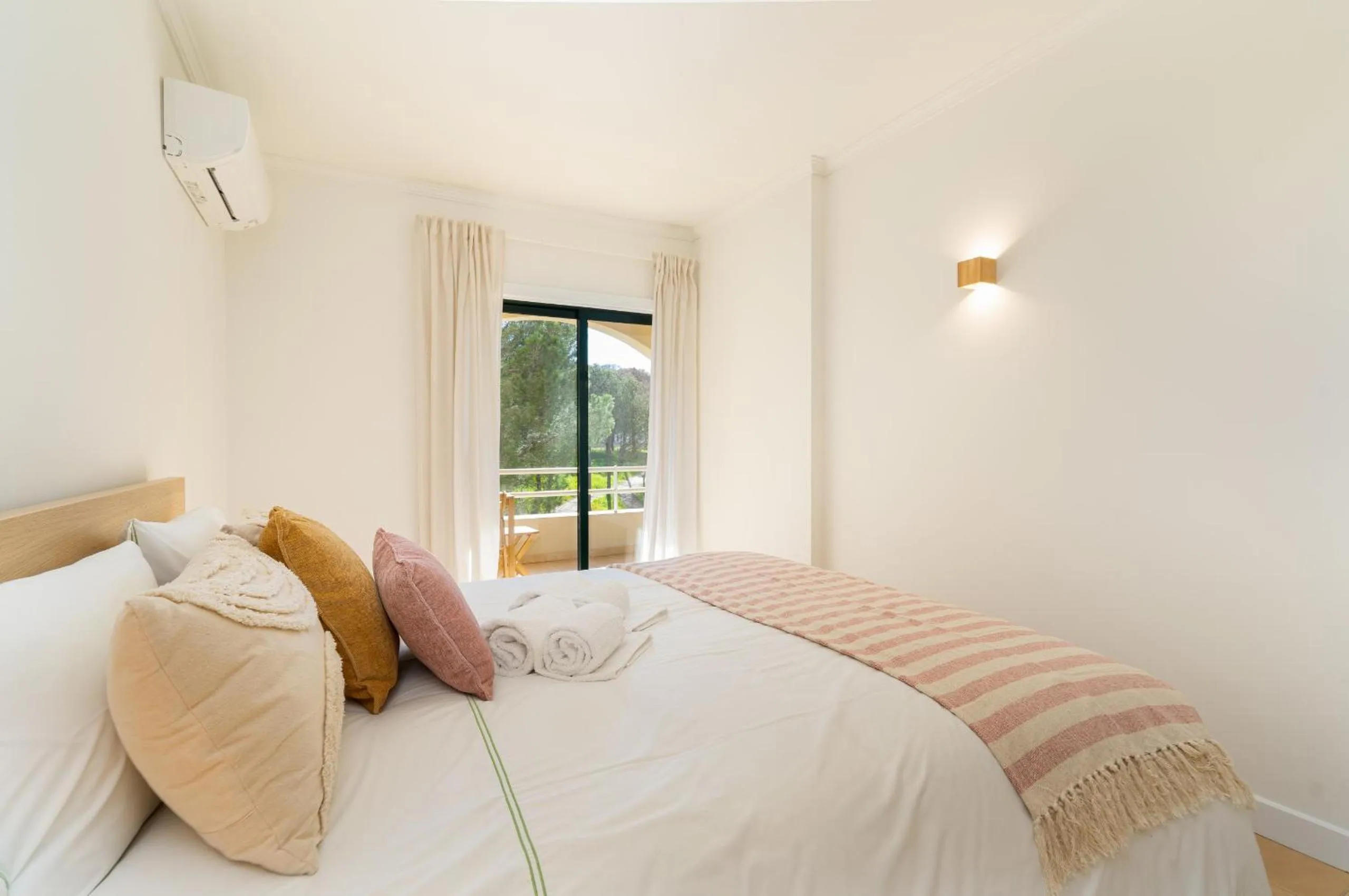 Salgados Sunny Beach Apt - 7 min walk from Beach by Lisbeyond