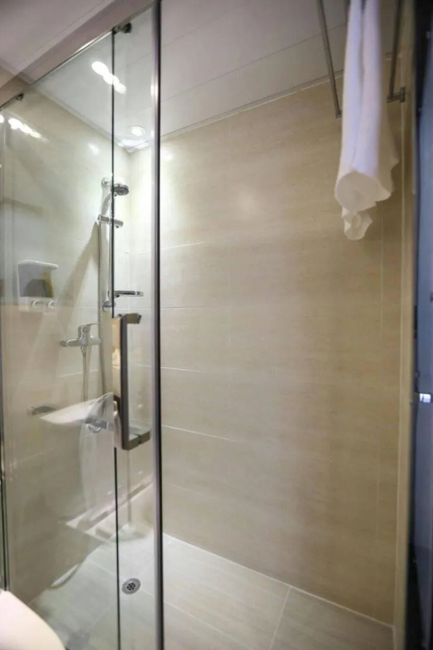 Shower in Hygge House