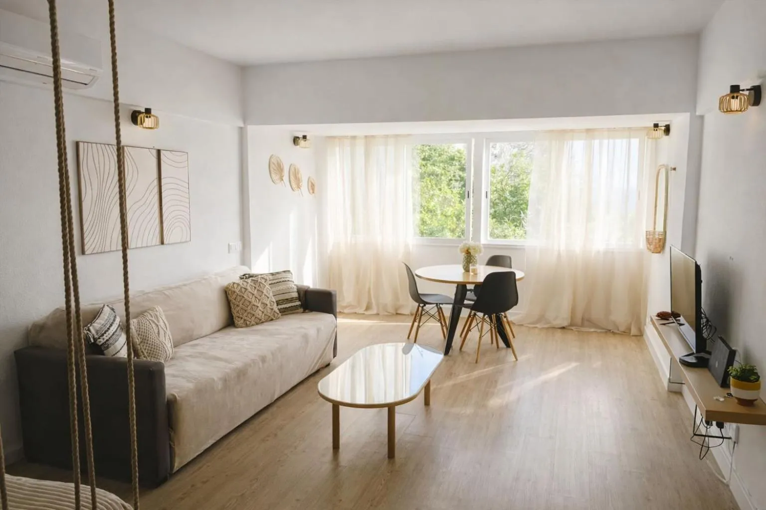 Sesimbra Beachfront Apartment - Direct Access