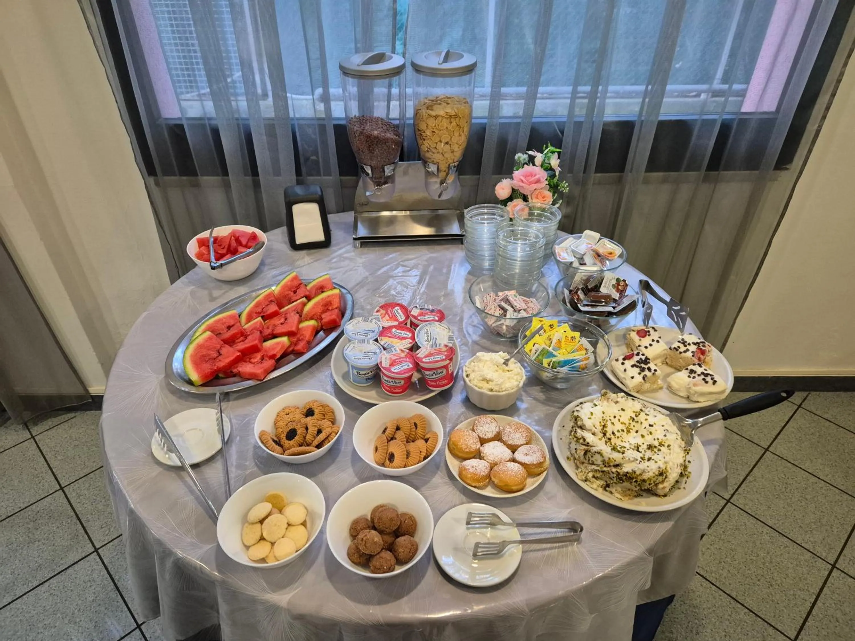 Buffet breakfast in HOTEL VILLA ELISA