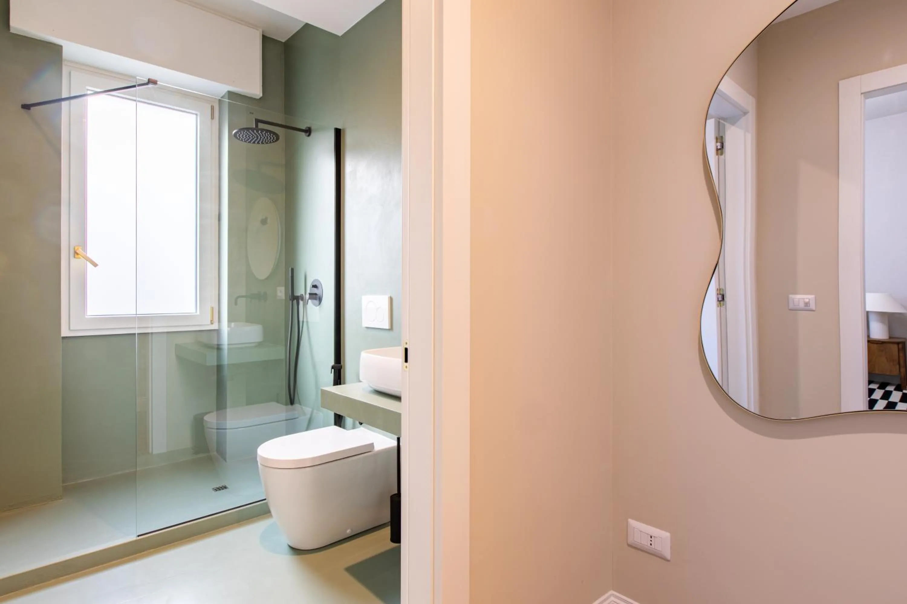 Shower in Daplace - Corso Sempione Suites