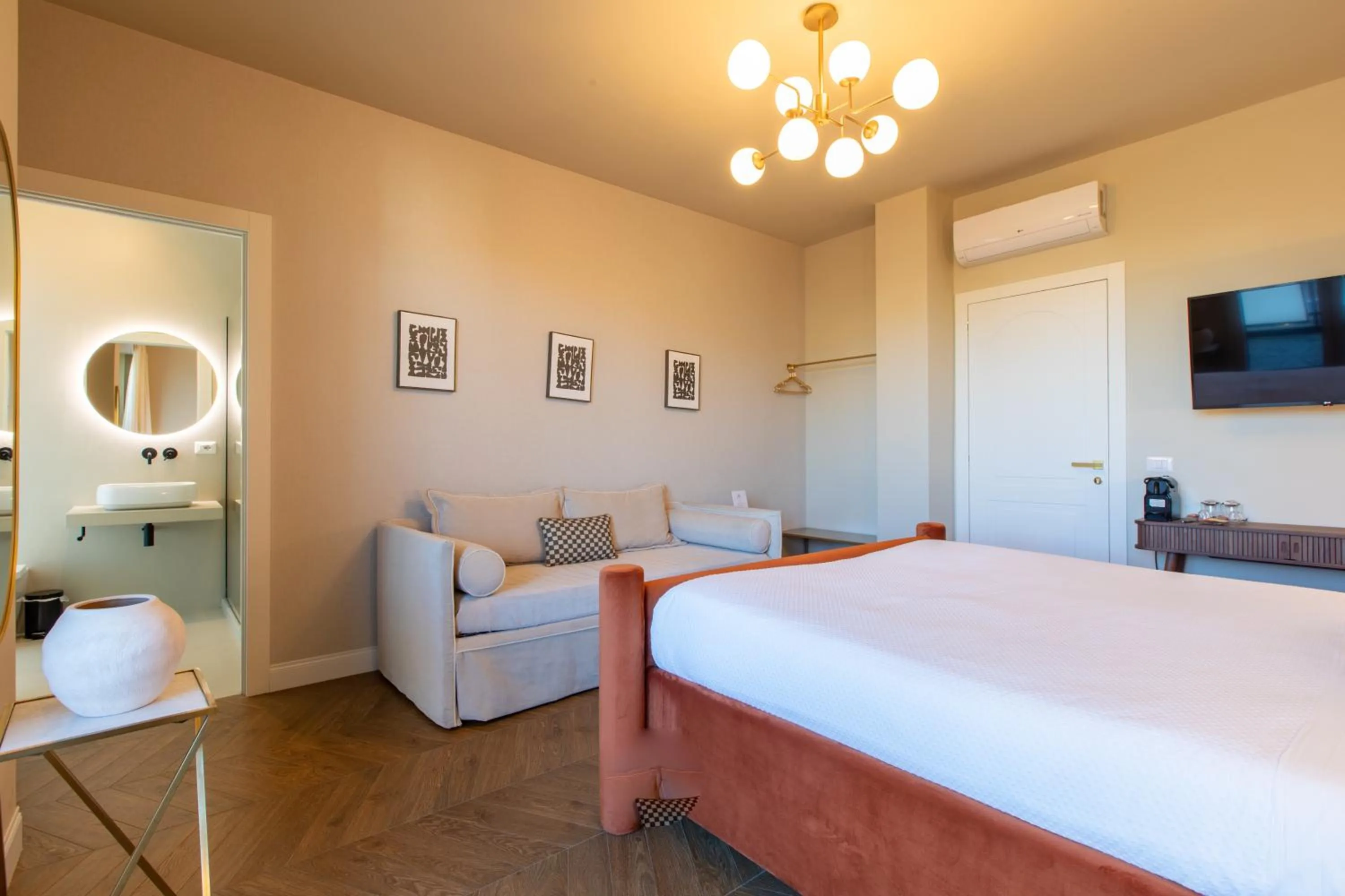 Bedroom, Bed in Daplace - Corso Sempione Suites