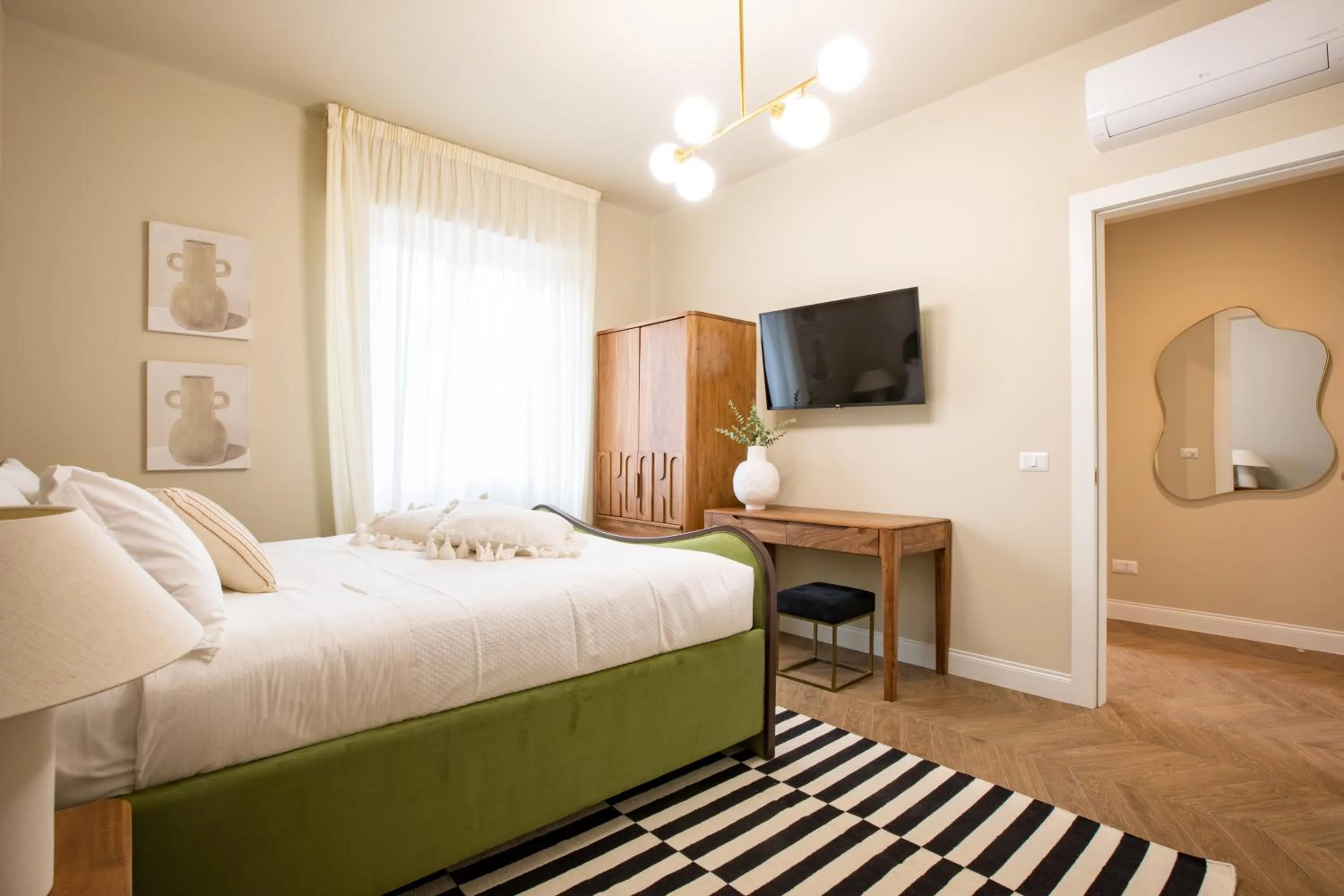 Bedroom, Bed in Daplace - Corso Sempione Suites