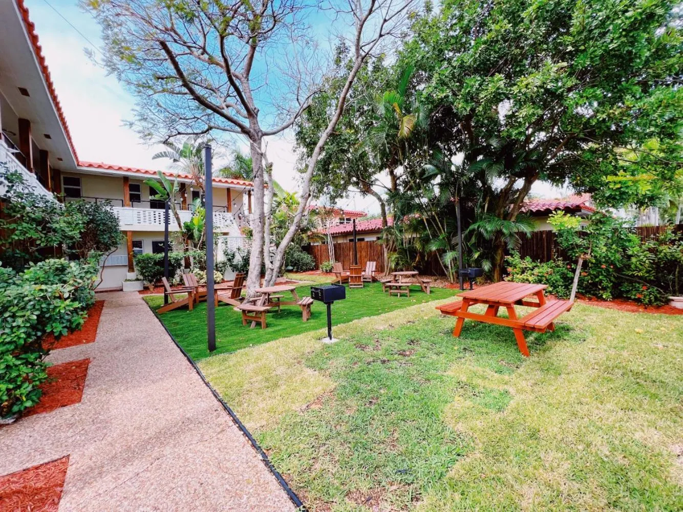 Property building in The Leeward Apartments By Lowkl