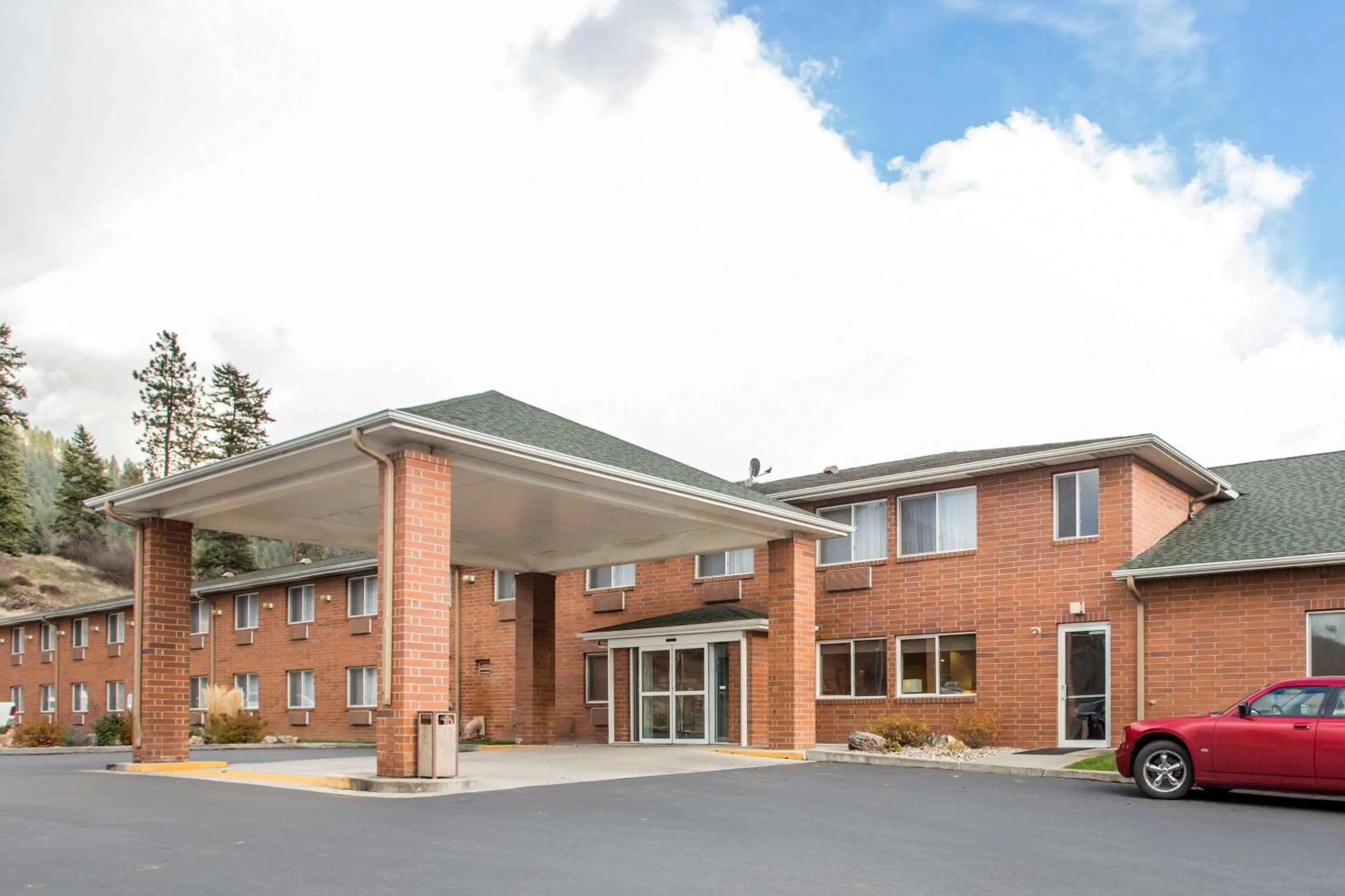 Property building in Comfort Inn Colville