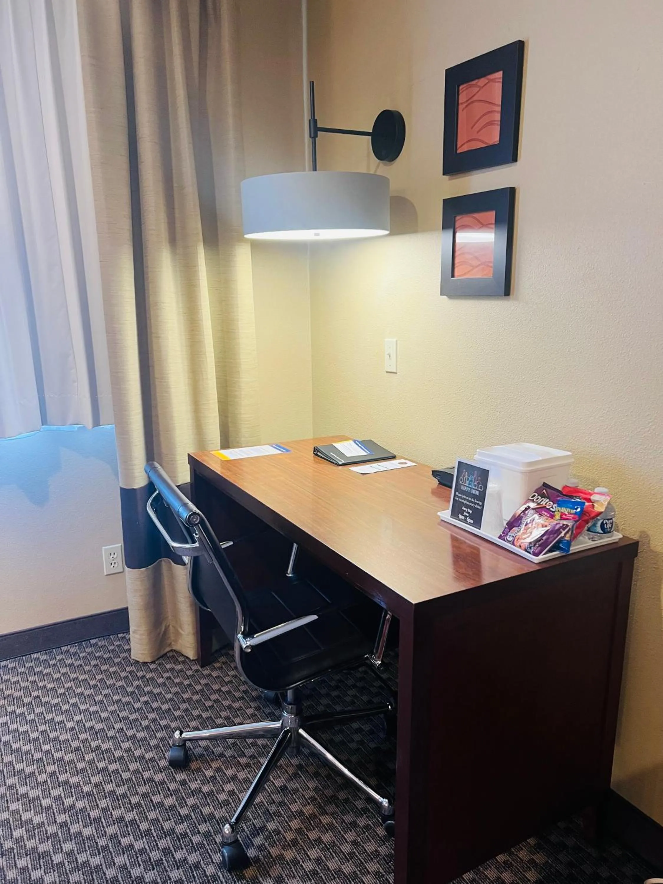 hair dresser in Comfort Inn Colville