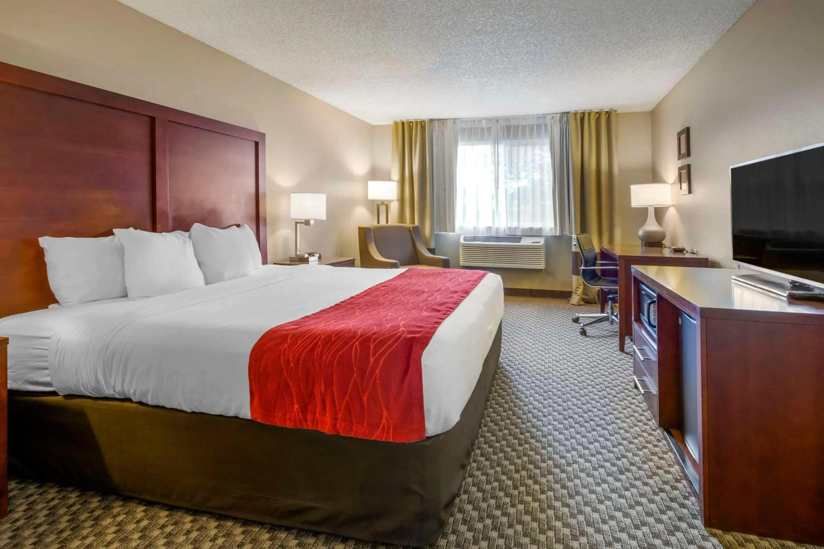 Bedroom, Bed in Comfort Inn Colville