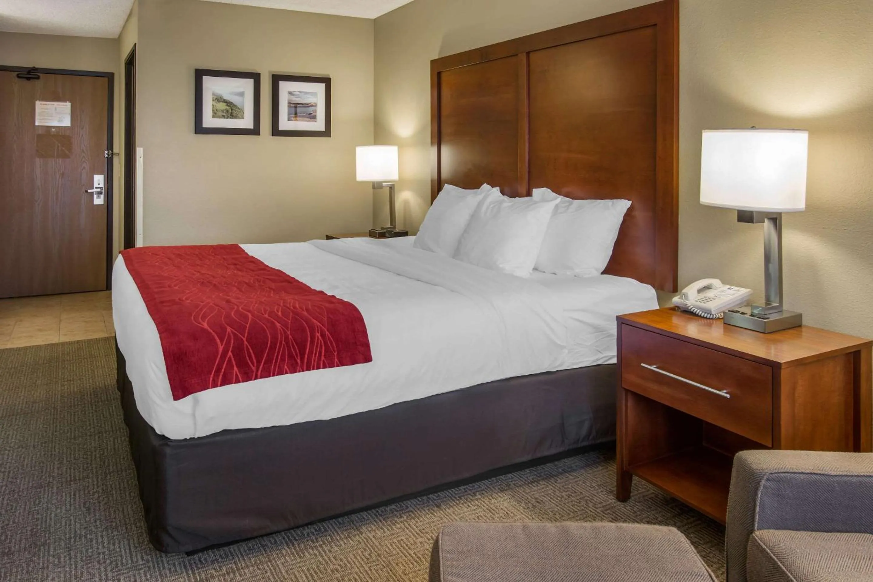 Bedroom, Bed in Comfort Inn Colville