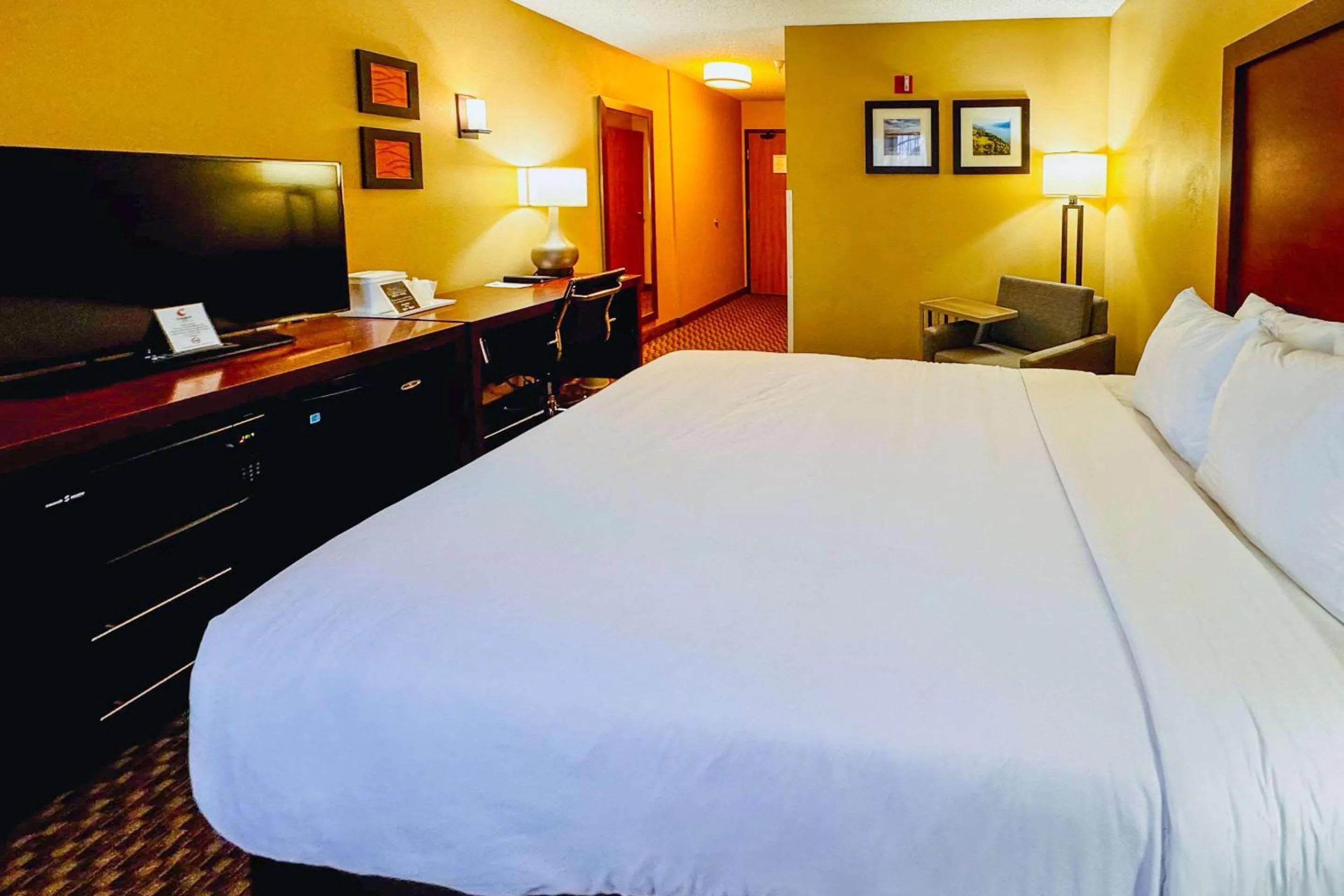 Bedroom, Bed in Comfort Inn Colville