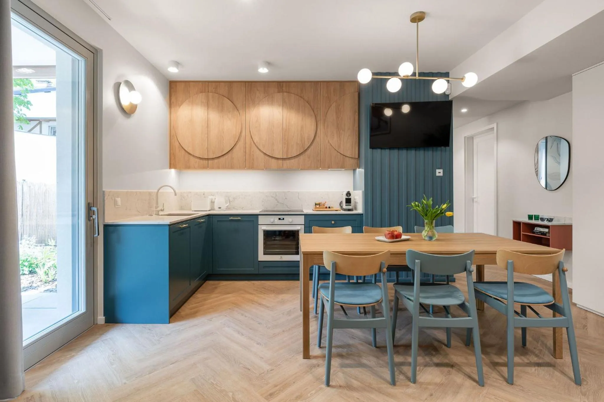Kitchen or kitchenette in Baltic Wave Boutique Apartments with sauna and gym