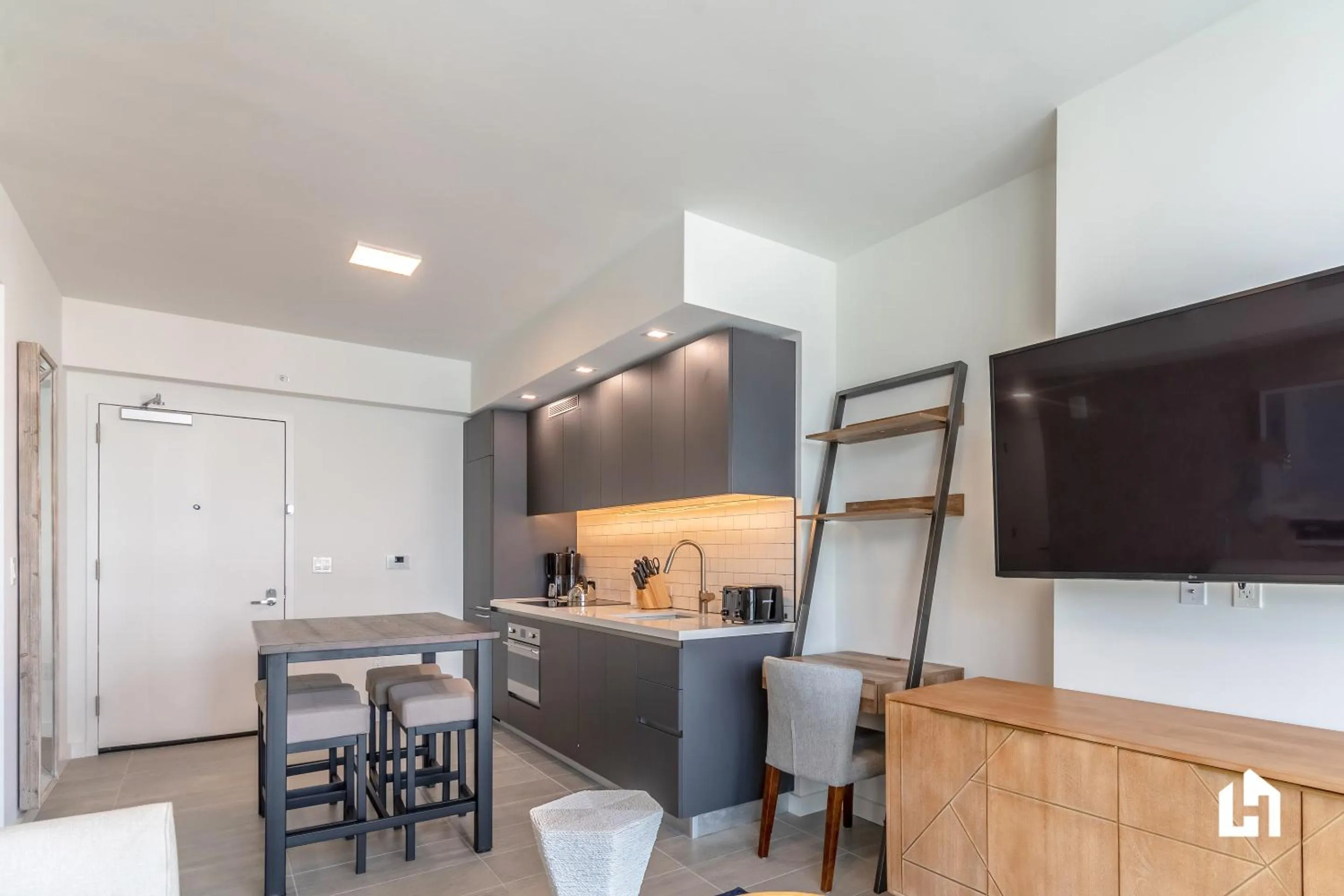 Kitchen or kitchenette in Downtown Miami Condos by Lua Host
