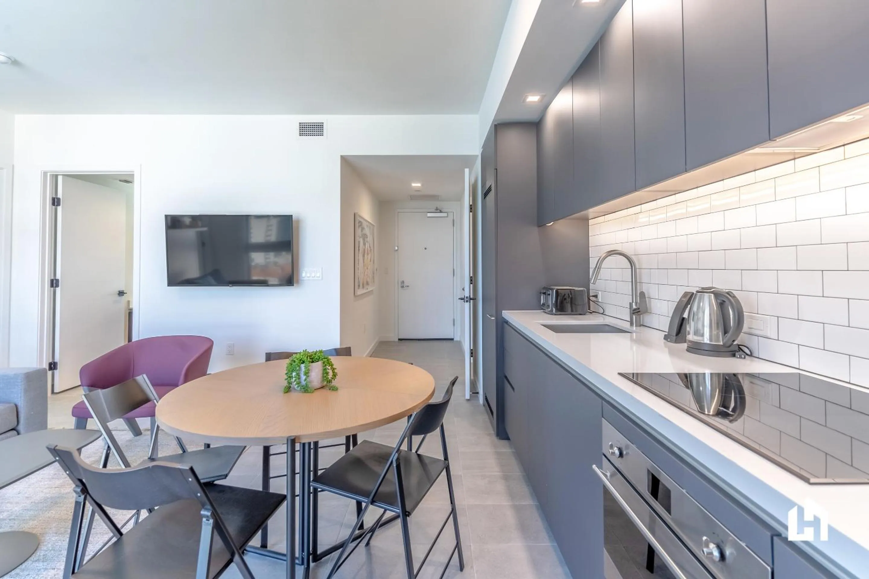 Kitchen or kitchenette in Downtown Miami Condos by Lua Host