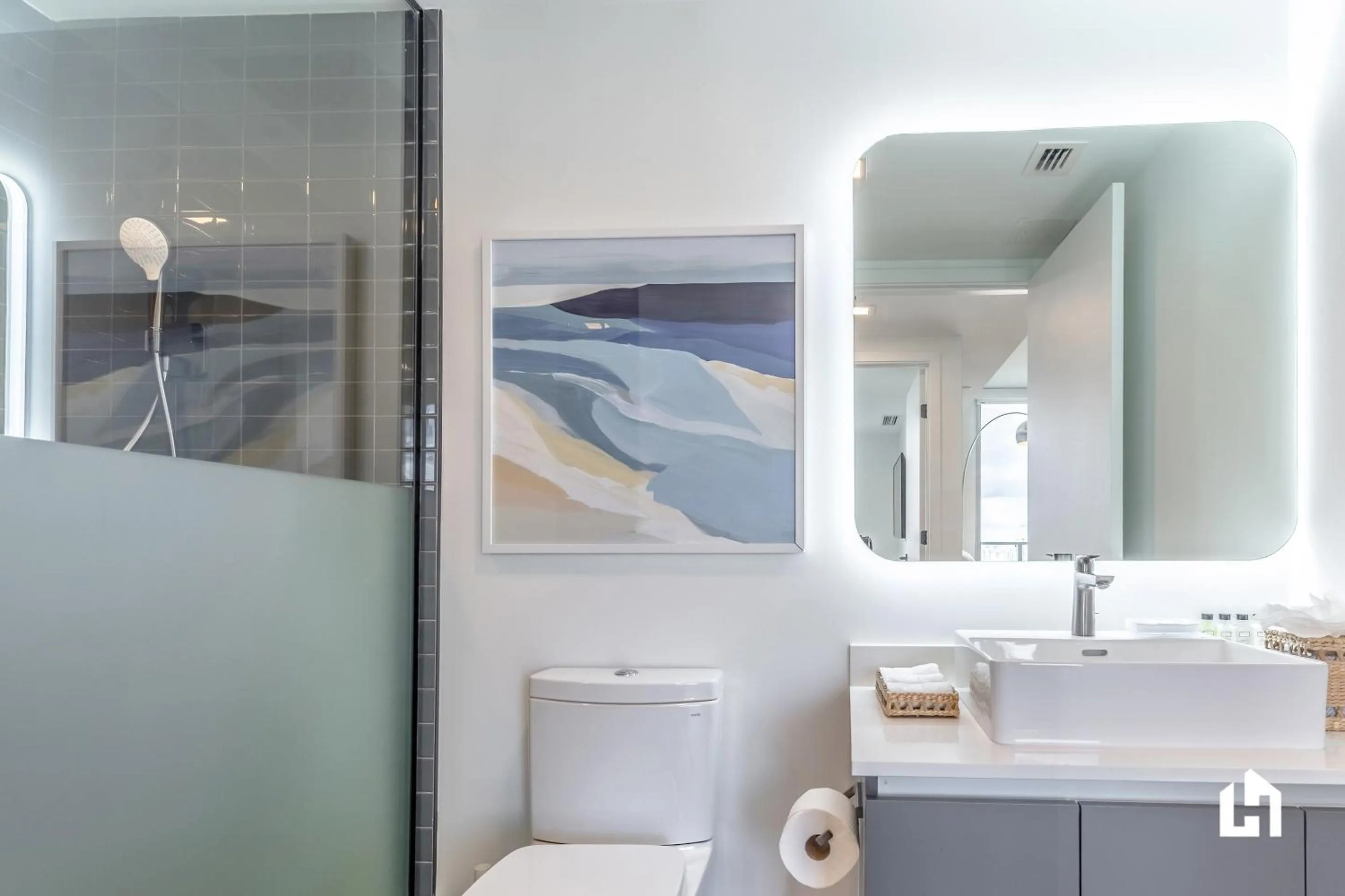 Bathroom in Downtown Miami Condos by Lua Host