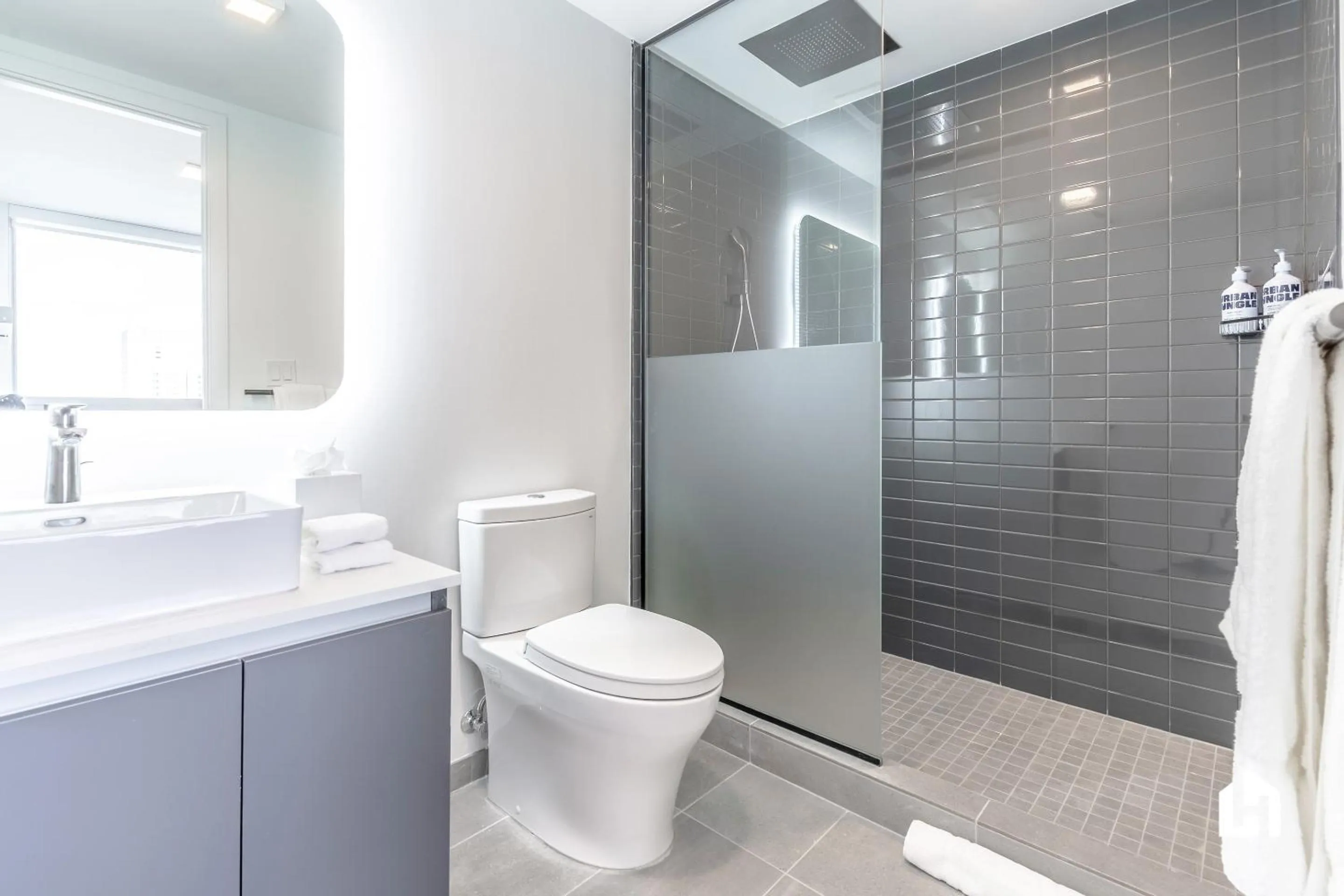 Bathroom in Downtown Miami Condos by Lua Host