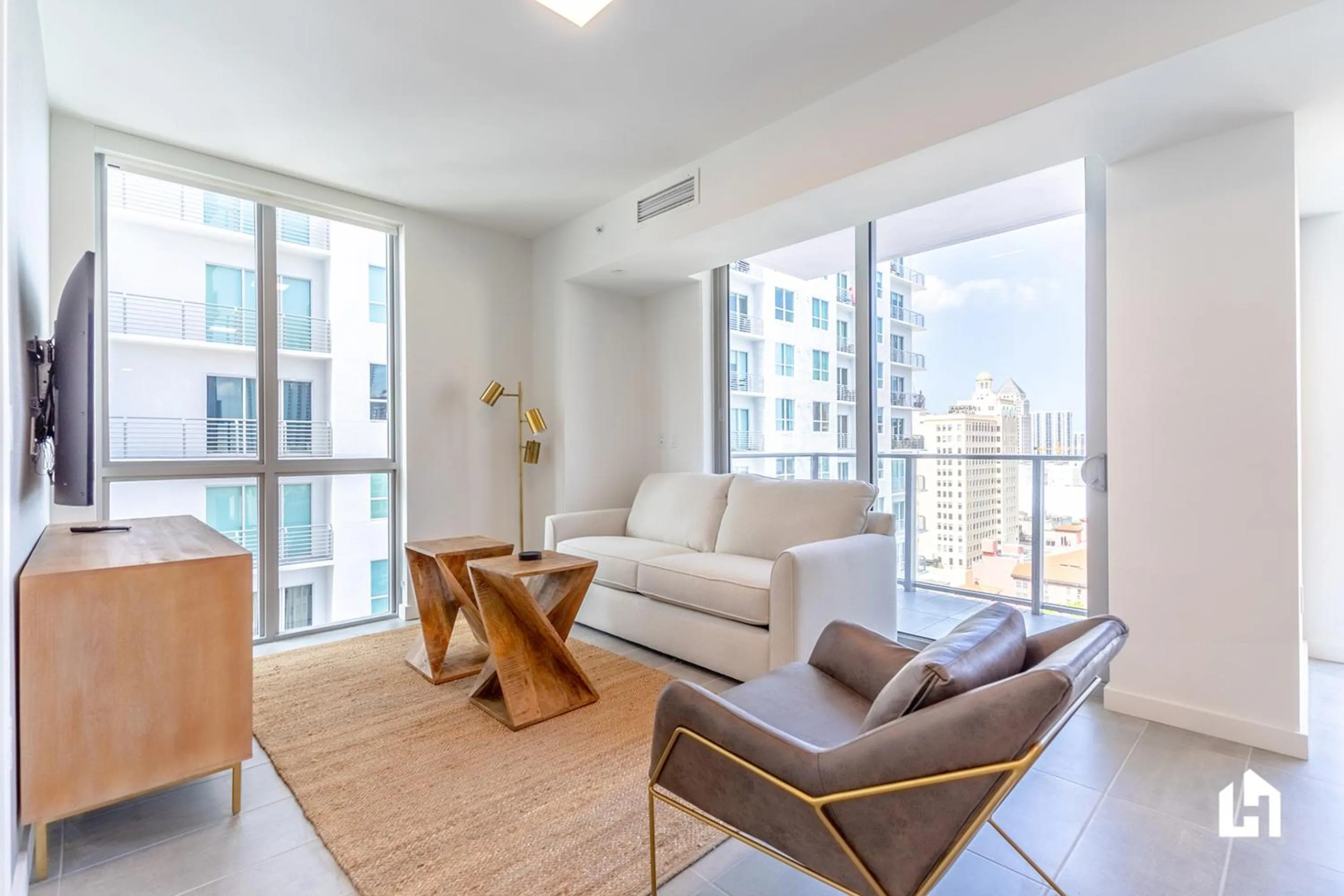 TV and multimedia in Downtown Miami Condos by Lua Host