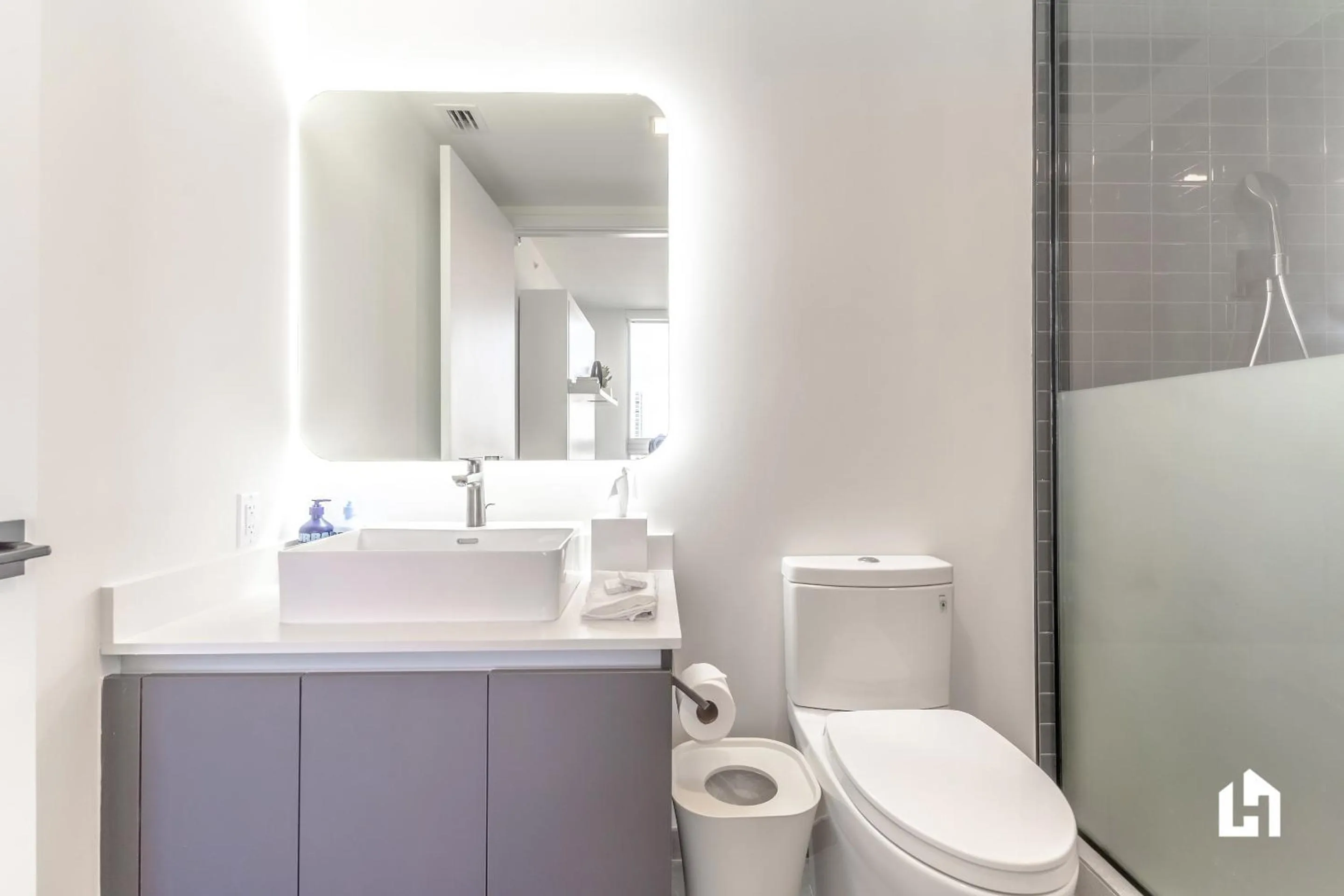 Bathroom in Downtown Miami Condos by Lua Host