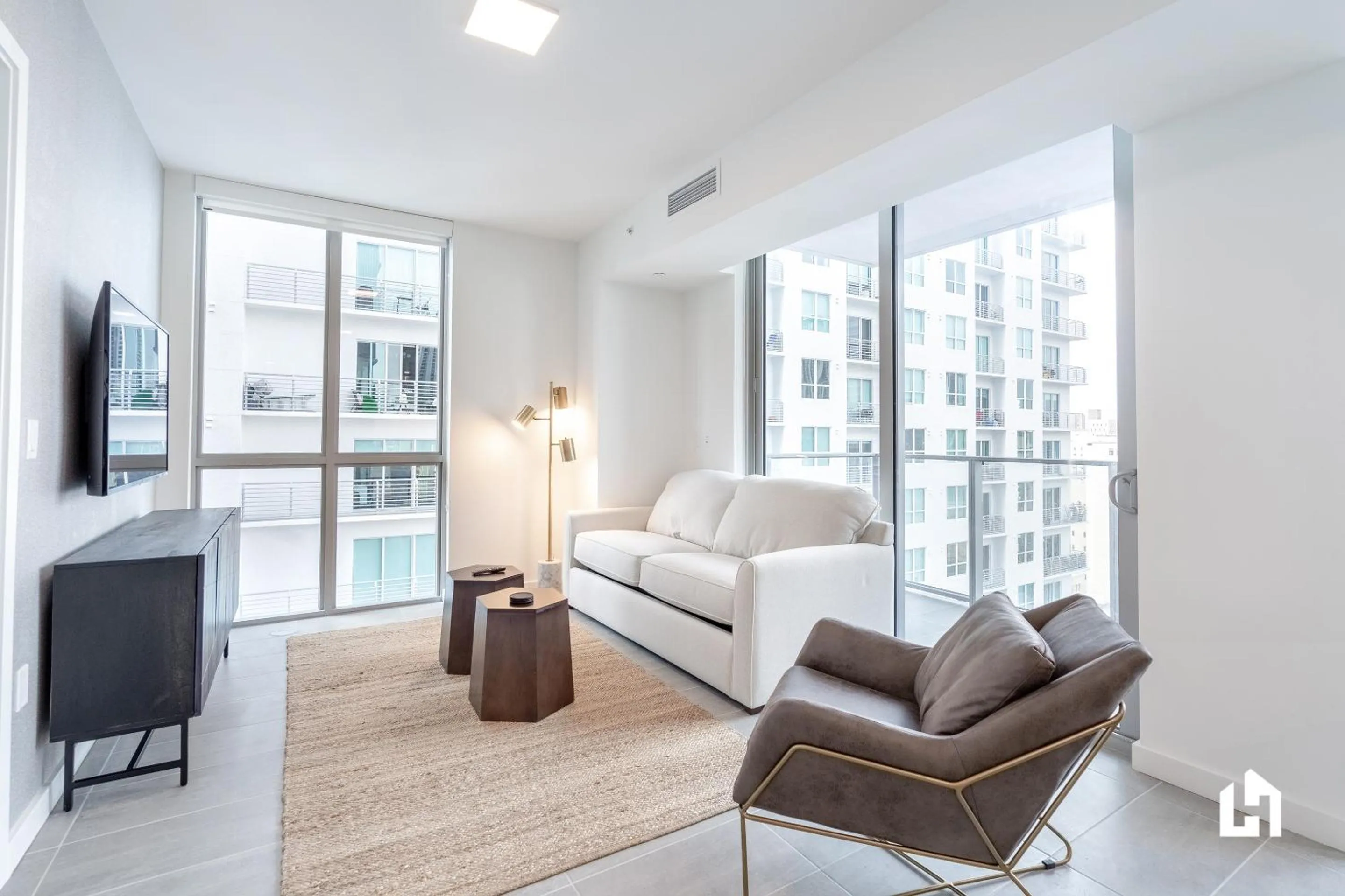 TV and multimedia in Downtown Miami Condos by Lua Host