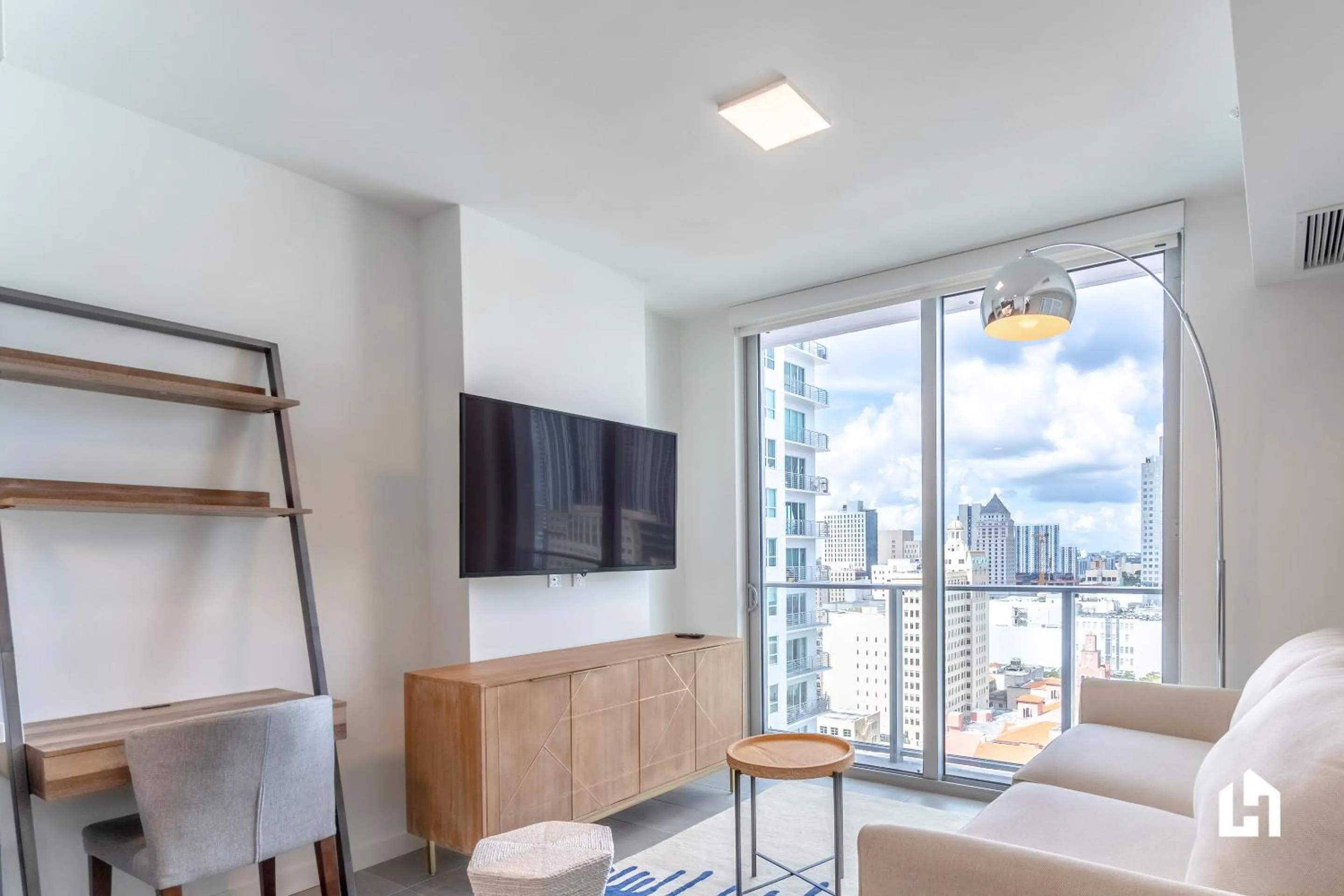 Living room, Bed in Downtown Miami Condos by Lua Host