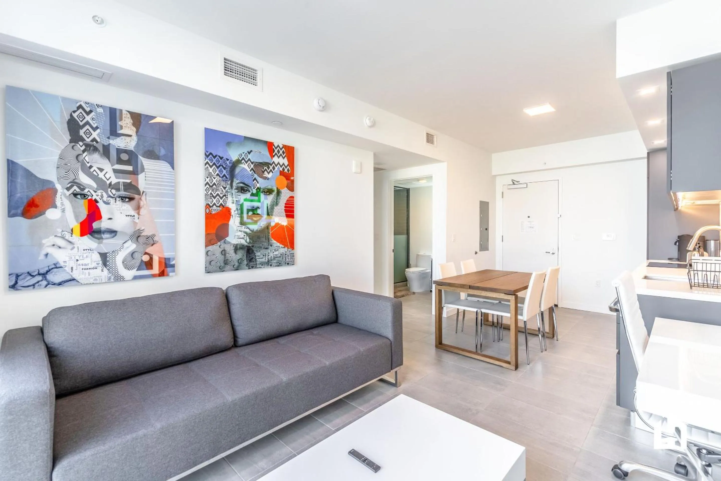 Living room in Downtown Miami Condos by Lua Host