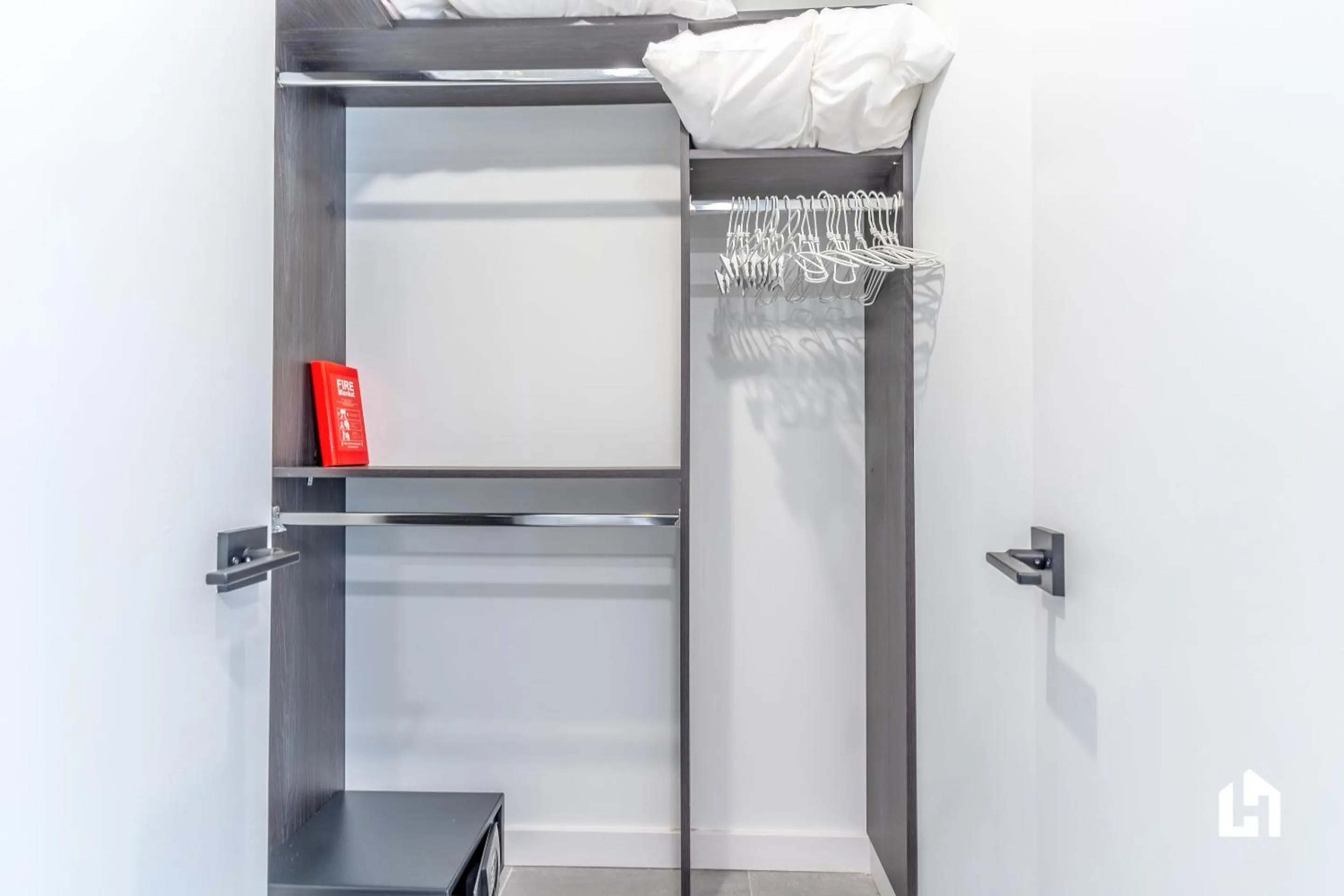 wardrobe in Downtown Miami Condos by Lua Host