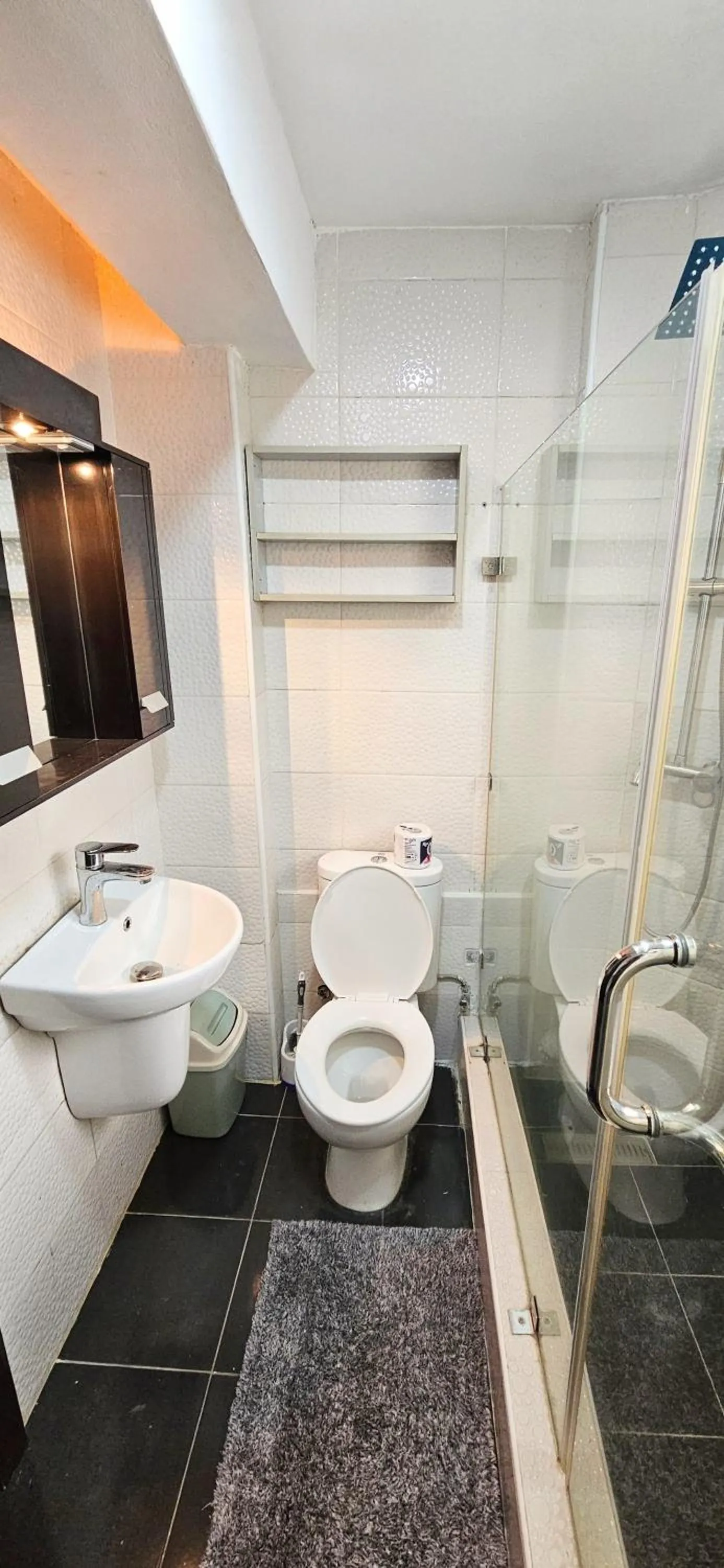 Shower in The Leneade - City Centre at Wuse 2