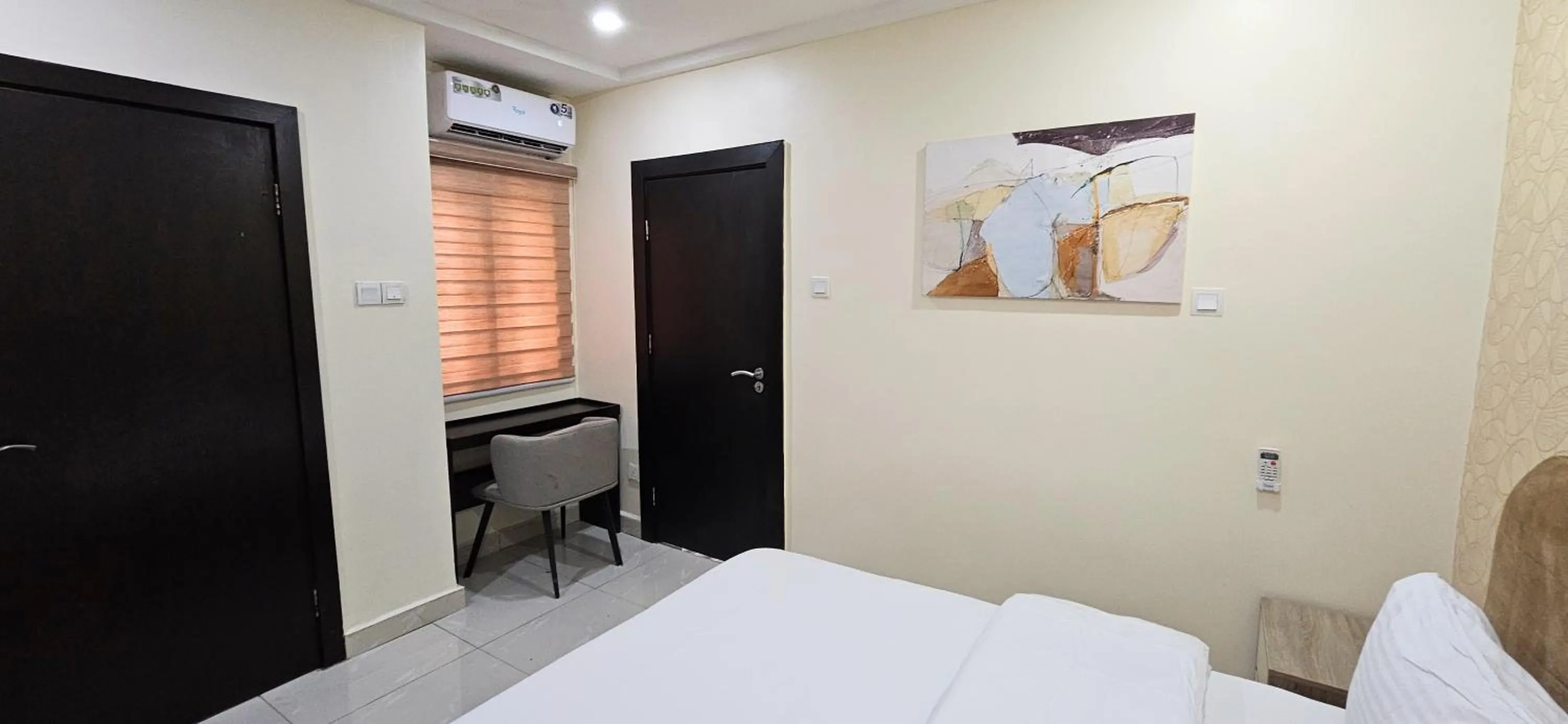 Bedroom, Bed in The Leneade - City Centre at Wuse 2