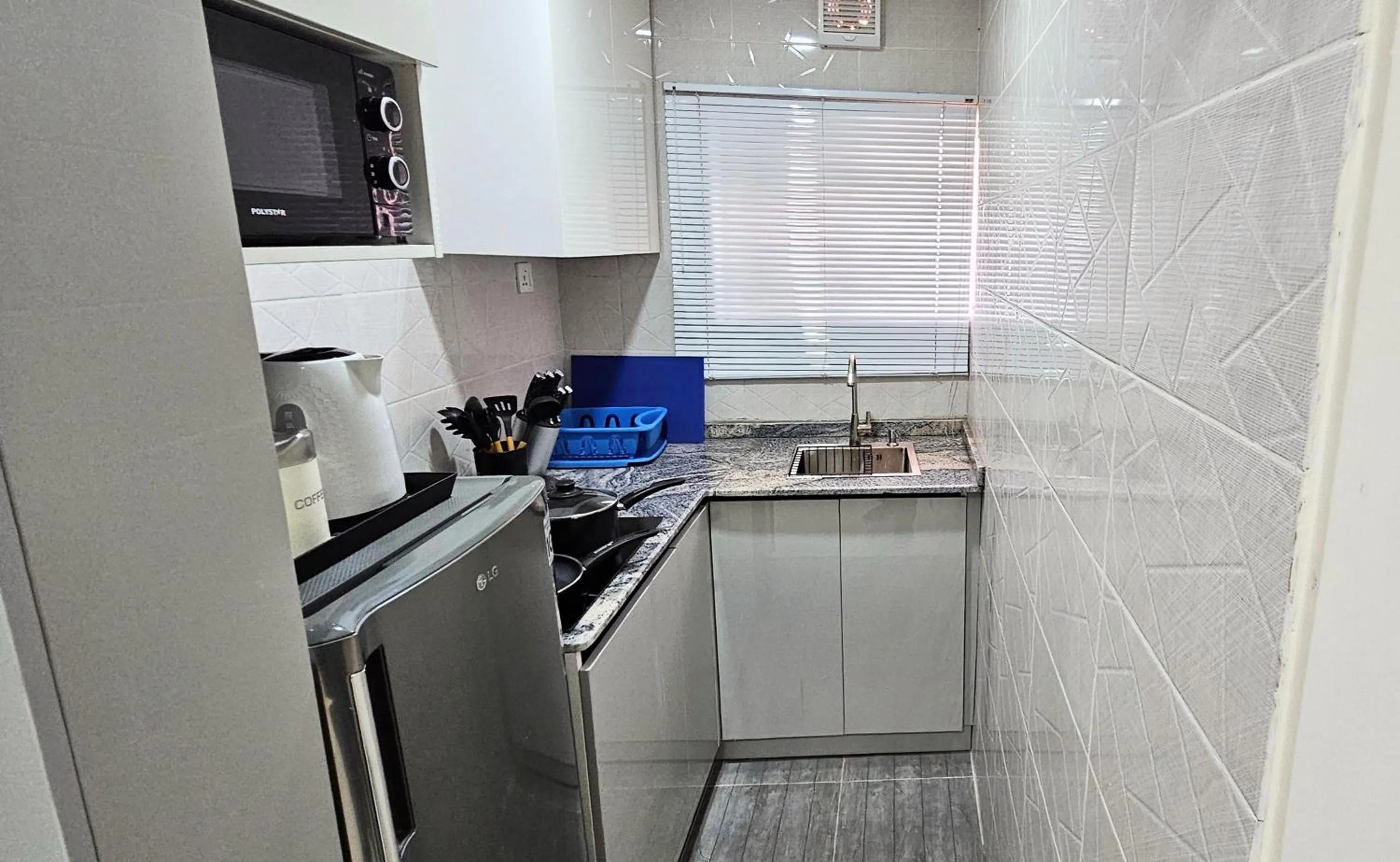 Coffee/tea facilities in The Leneade - City Centre at Wuse 2