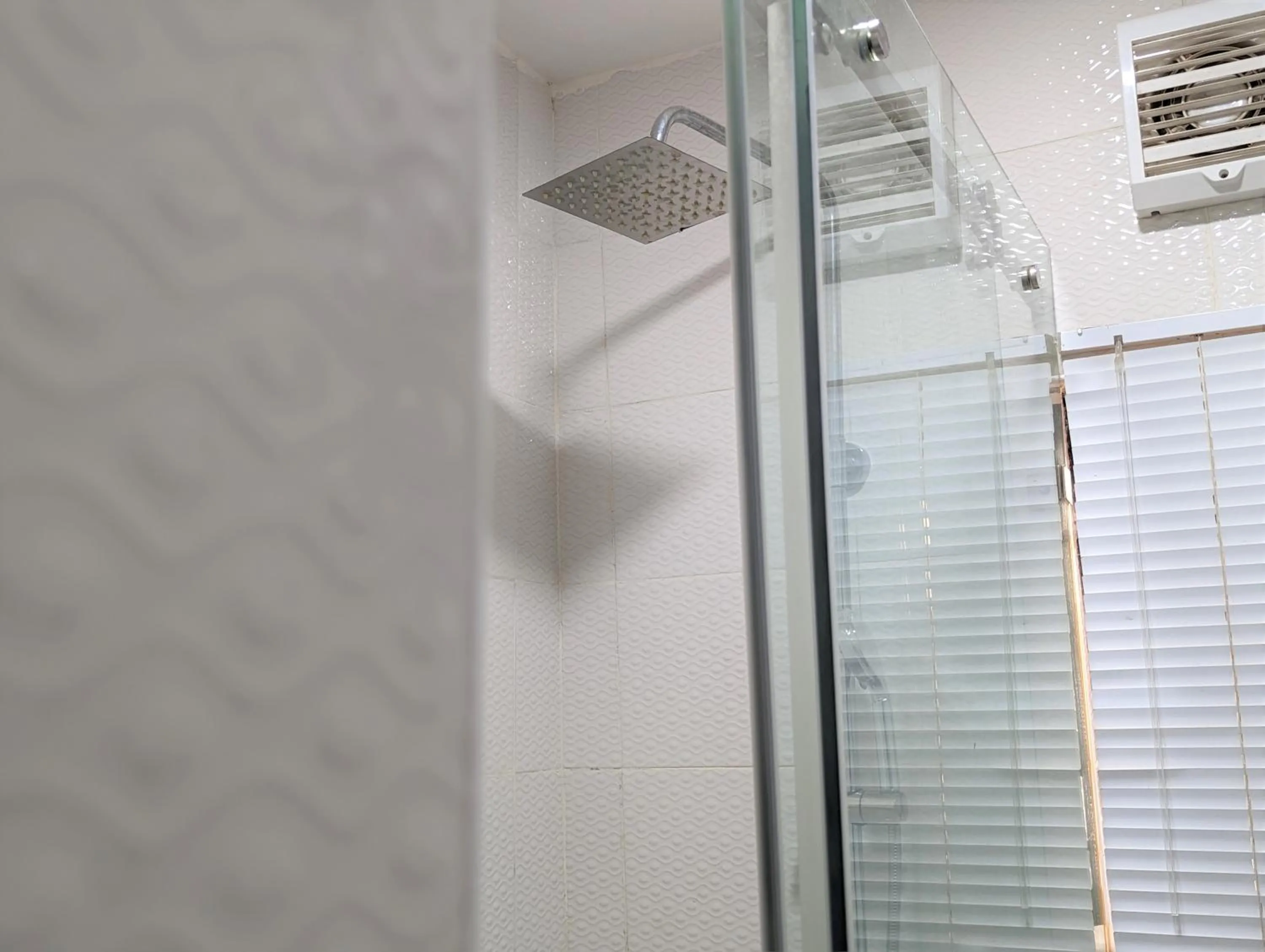 Shower in The Leneade - City Centre at Wuse 2