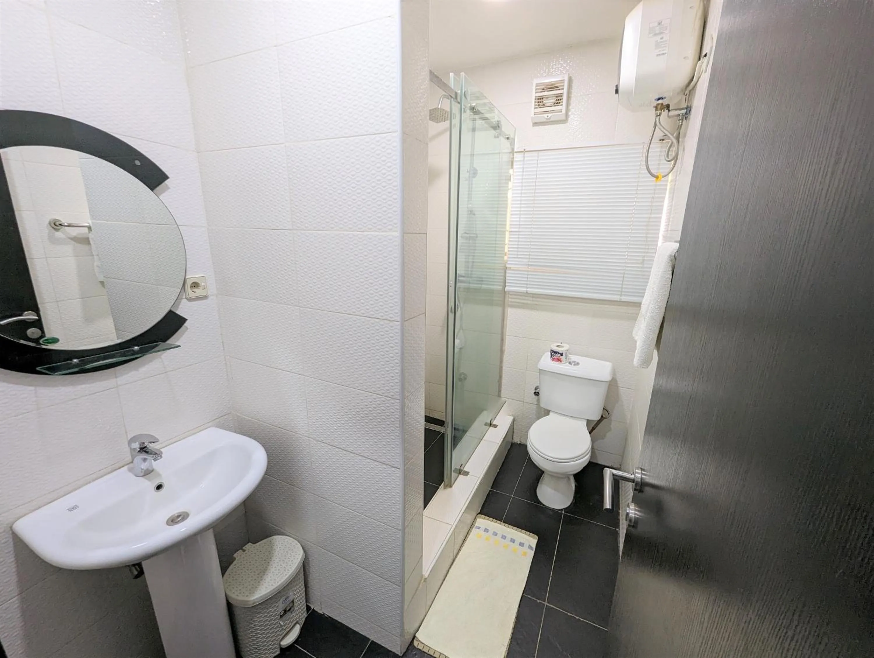 Shower in The Leneade - City Centre at Wuse 2