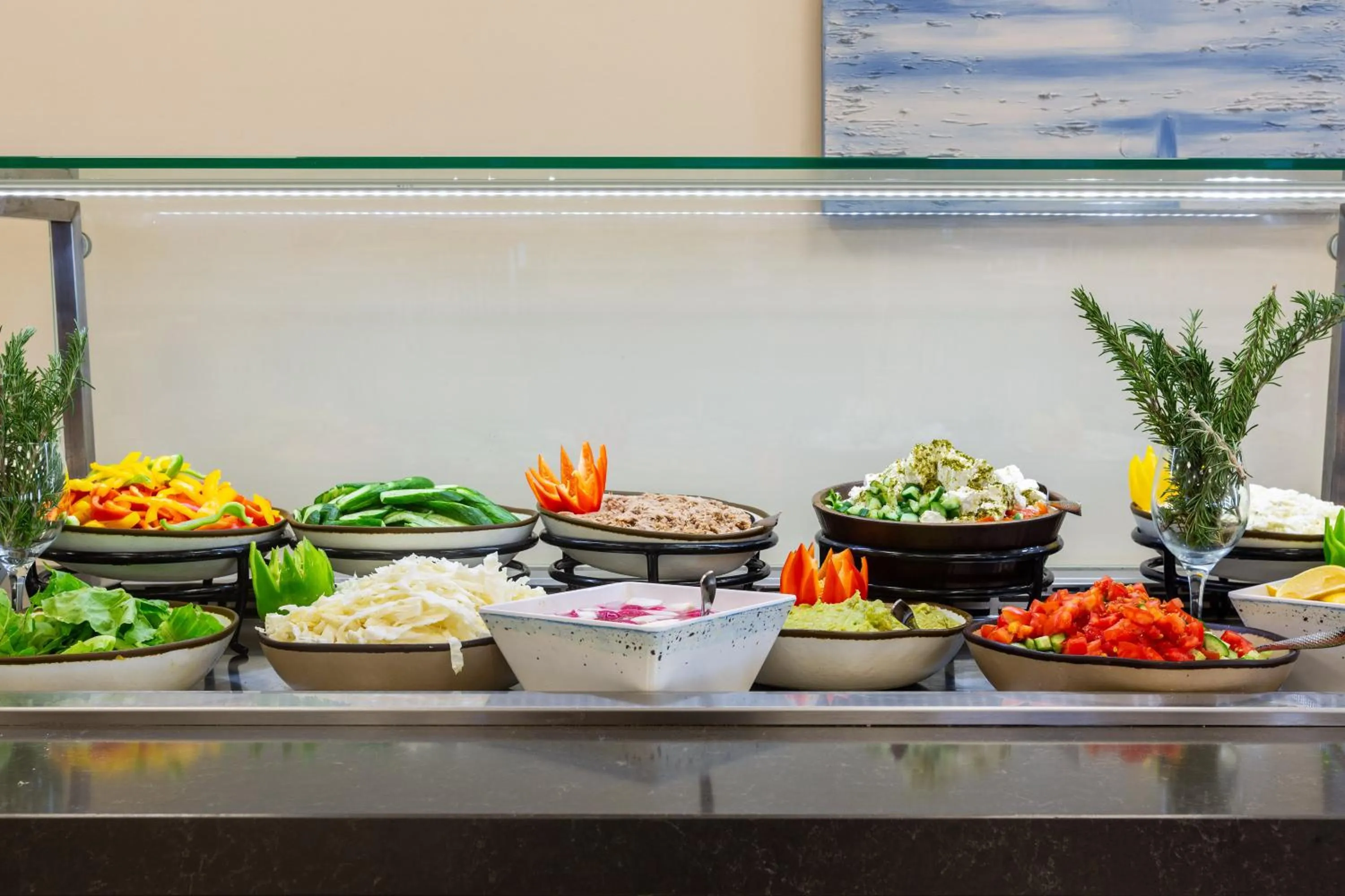 Food and drinks in Roxon Desert Arad