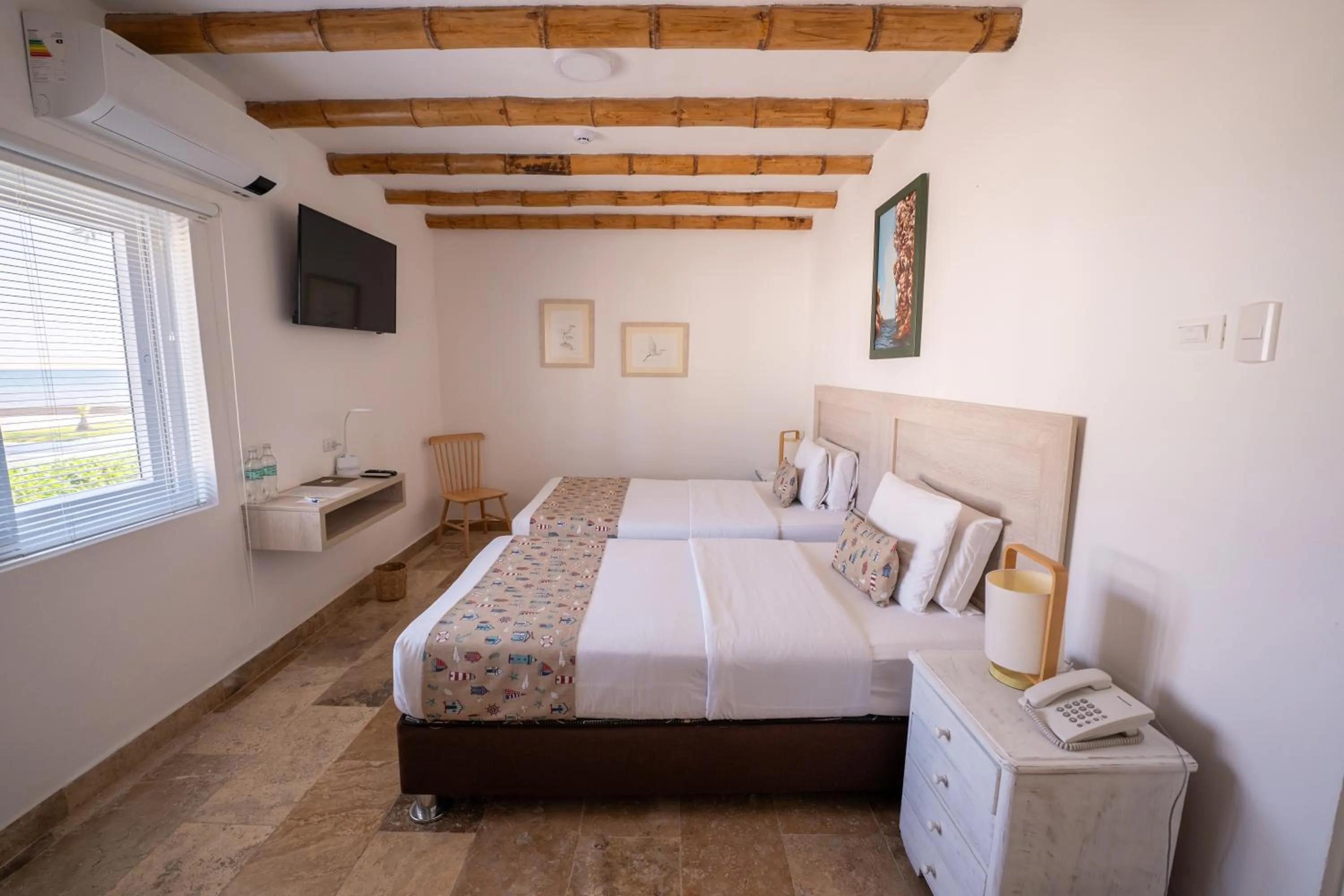 Photo of the whole room, Bed in Atoq Paracas Reserva