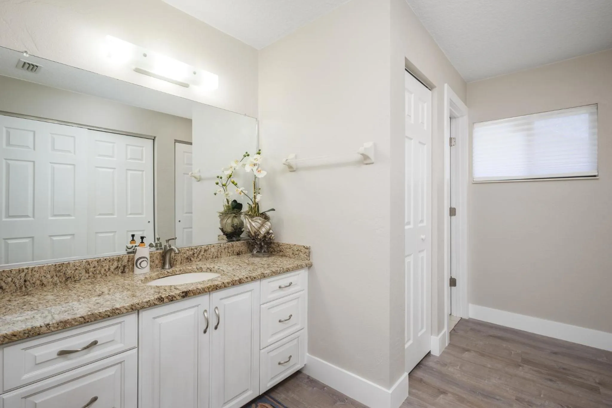 Property building in 9863SSLNGPCNH - Smooth Sailing