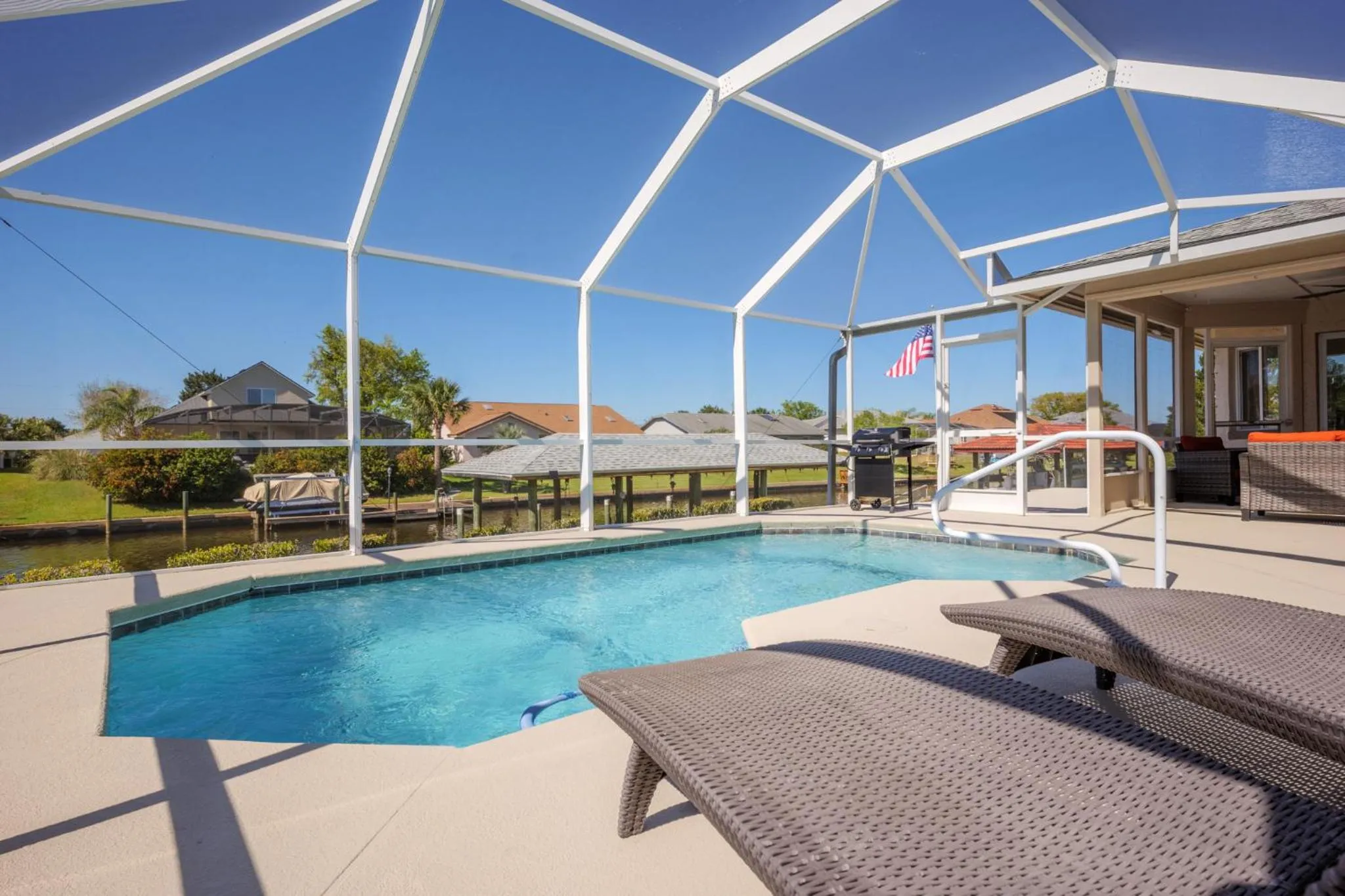 Property building in 9863SSLNGPCNH - Smooth Sailing