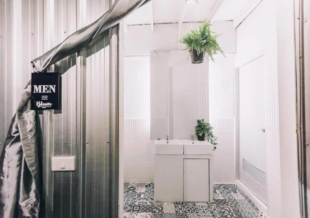 Bathroom in BLOOMZ HOSTEL