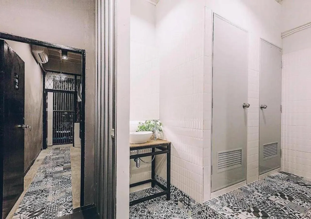 bunk bed in BLOOMZ HOSTEL