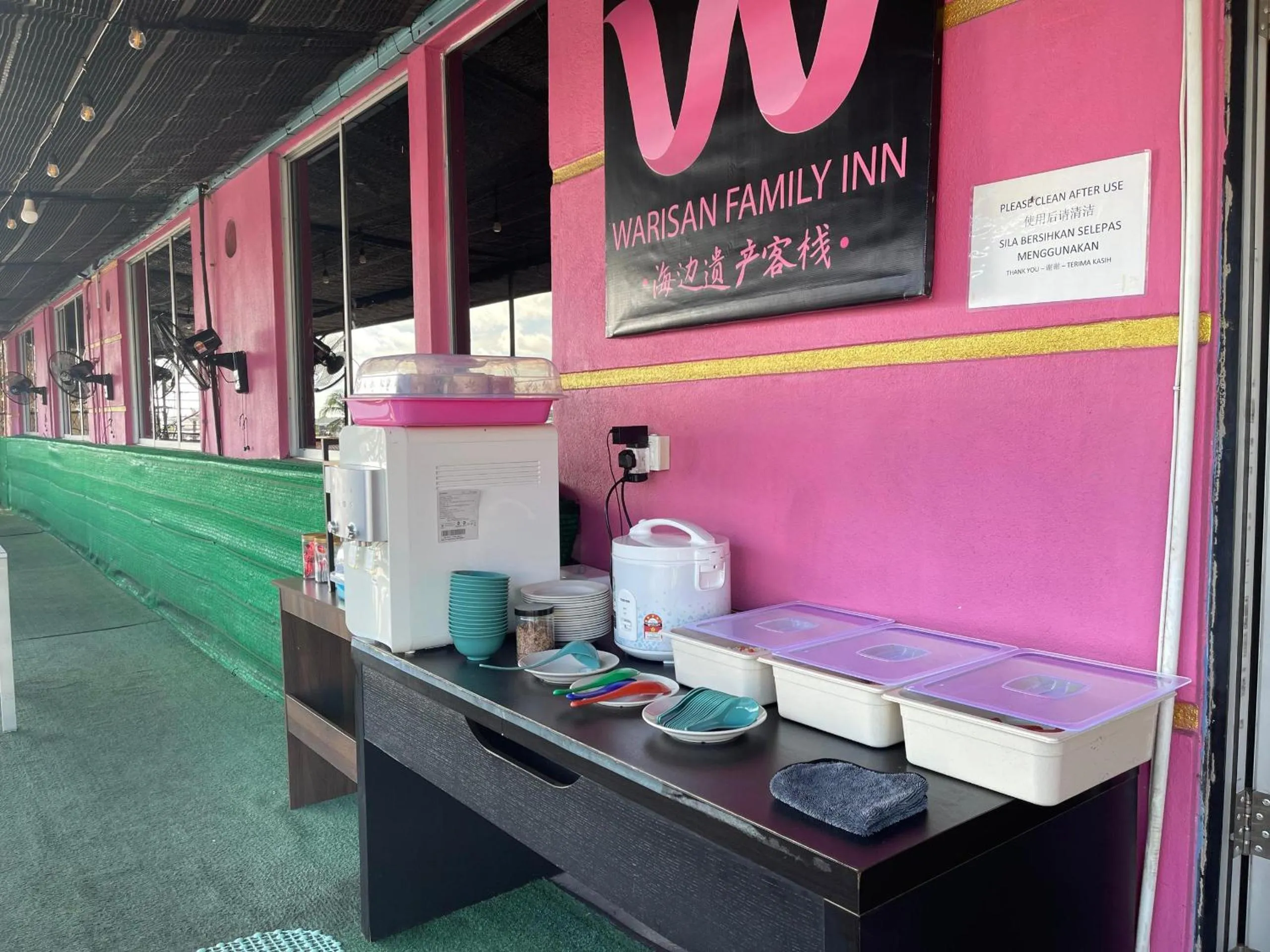 Breakfast in Warisan Family inn @ Seafront