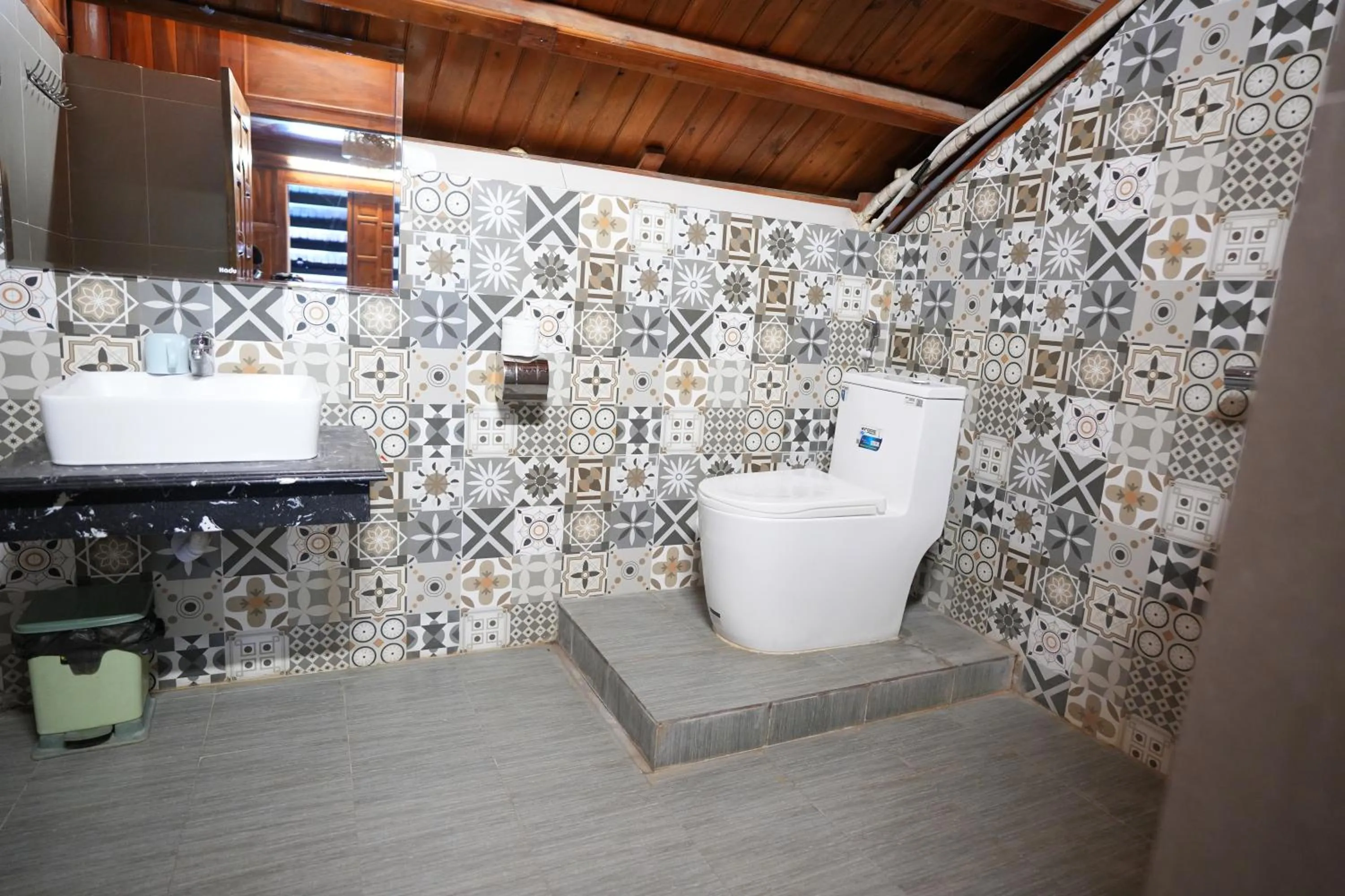 Bathroom in Cat Ba SOL Beach