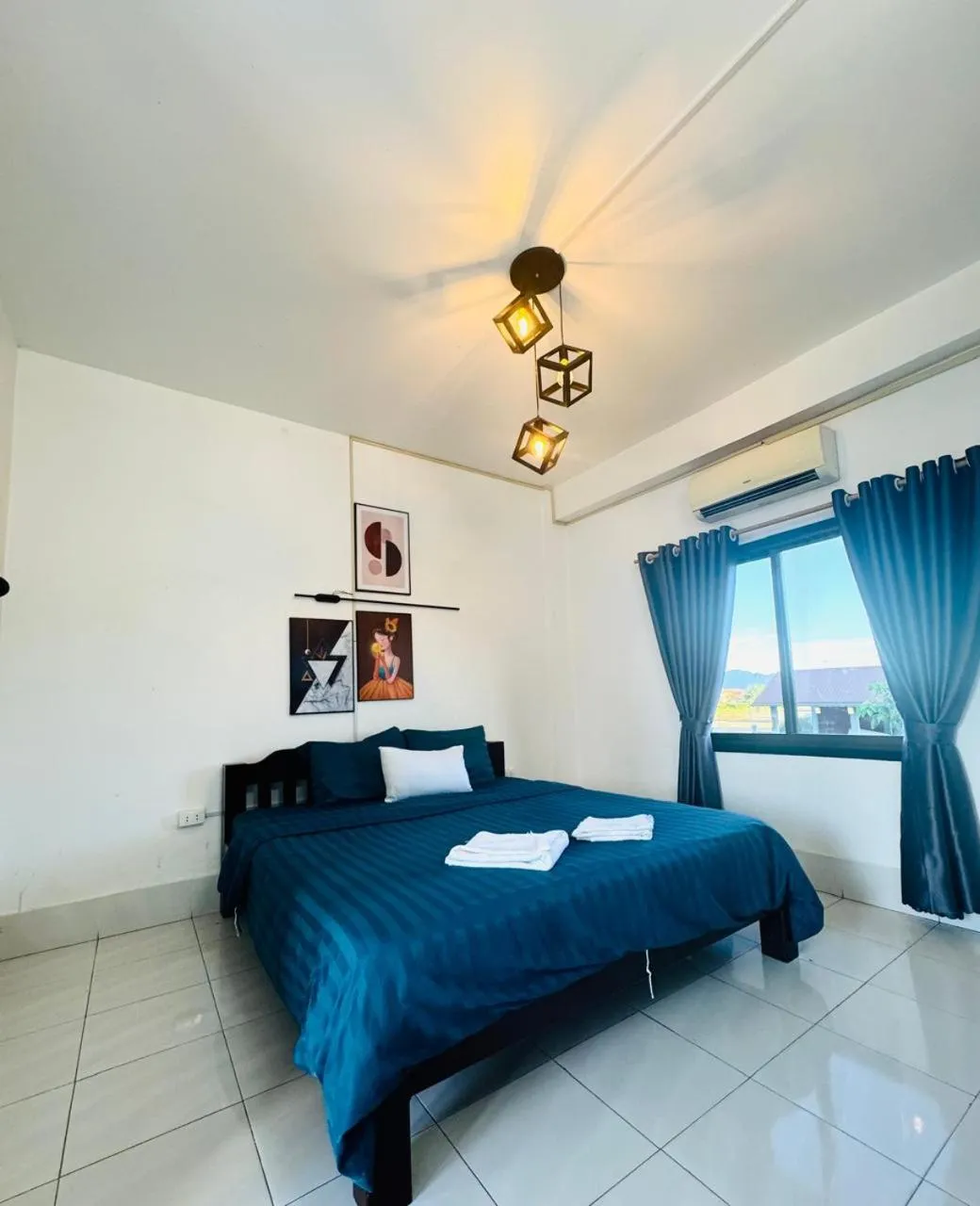 Photo of the whole room, Bed in Santi Villa