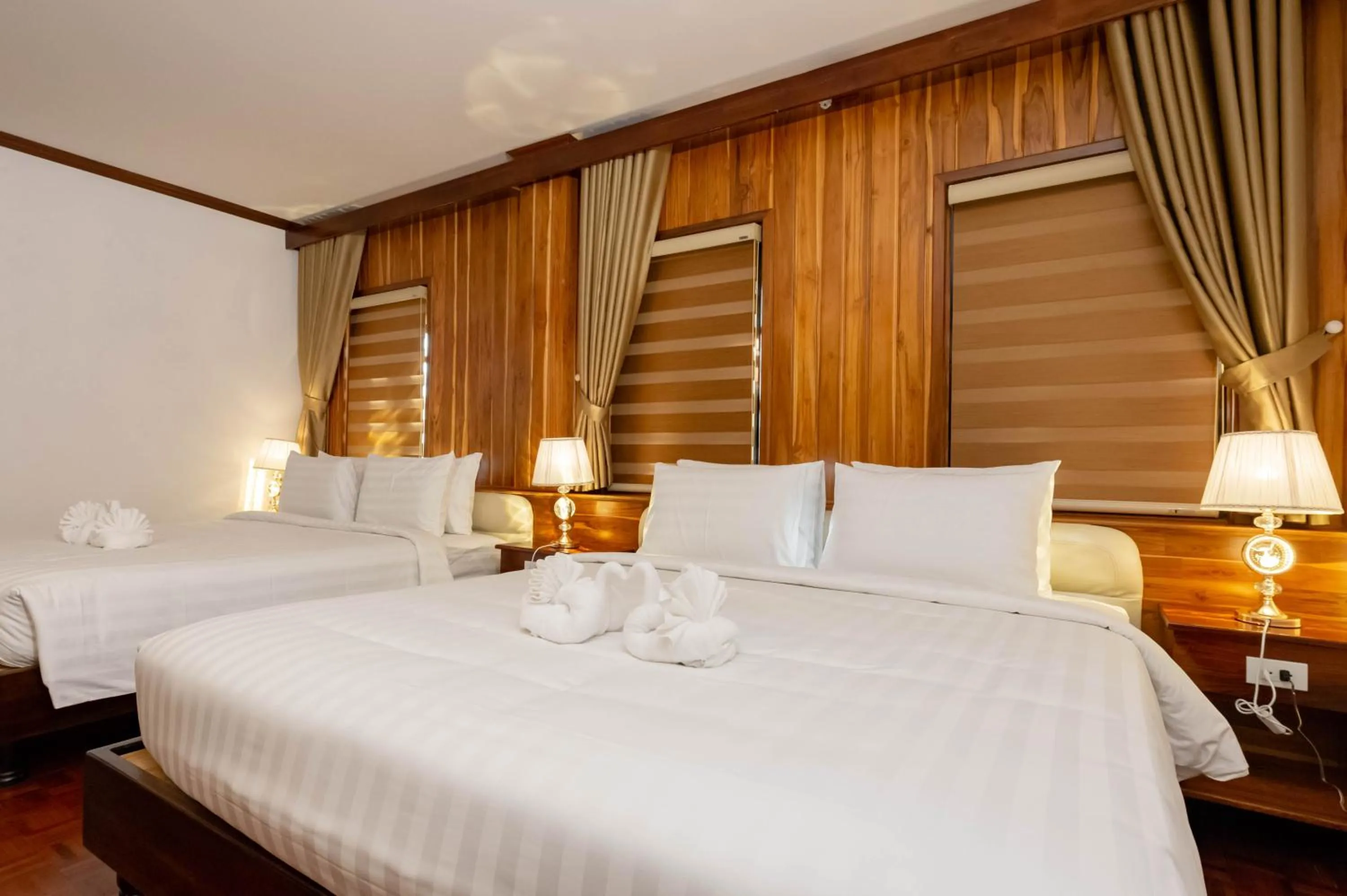 Bedroom, Bed in LuangPrabang Center Hotel