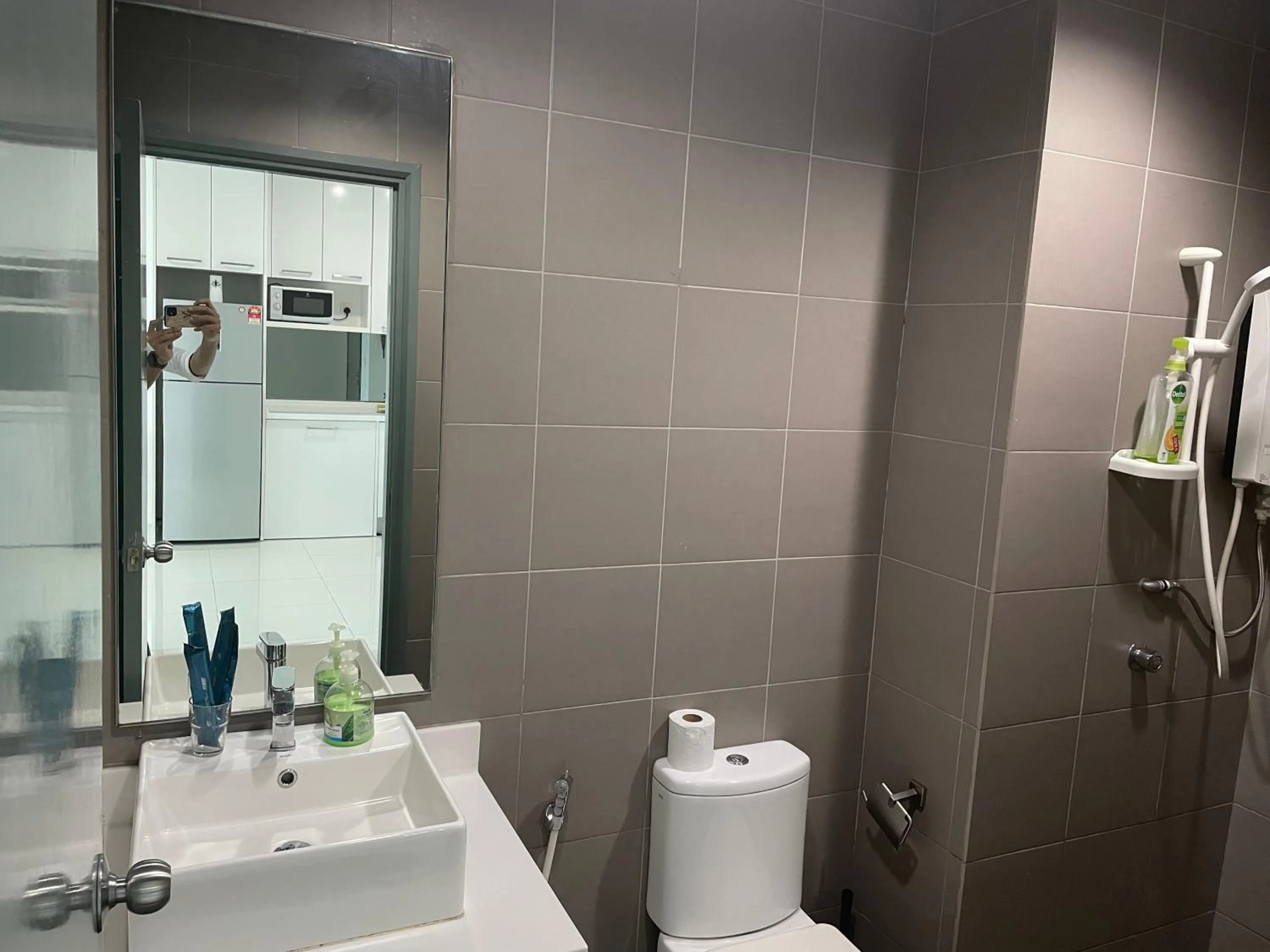 Bathroom in Mercu Summer Suite KLCC by Kuminshu