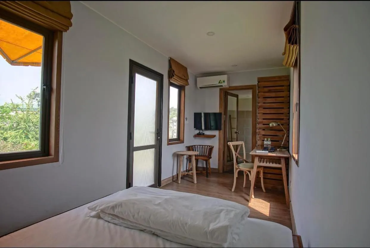 Bed in The Factory Ba Vì