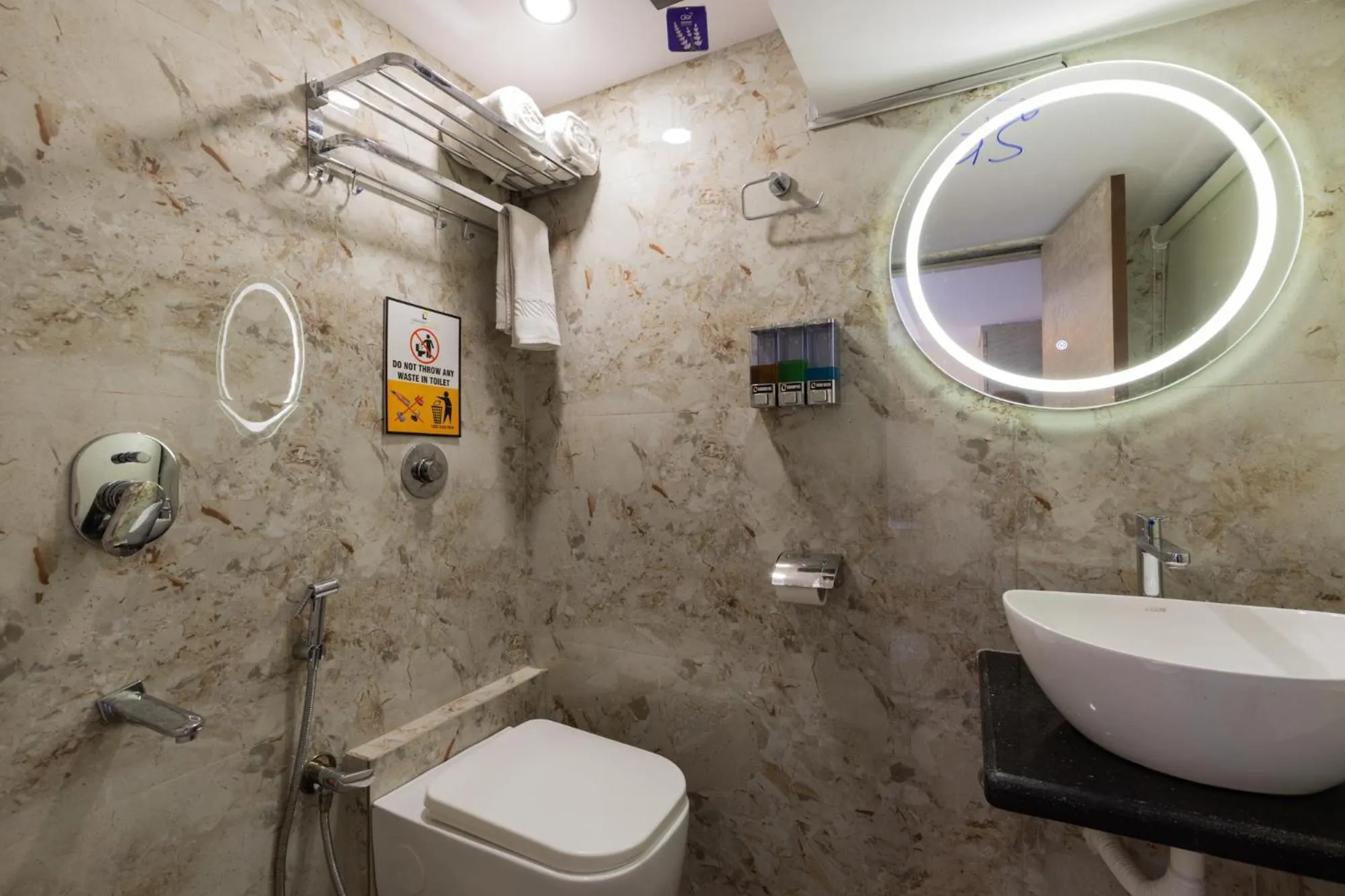 Hotel Larmont Luxury