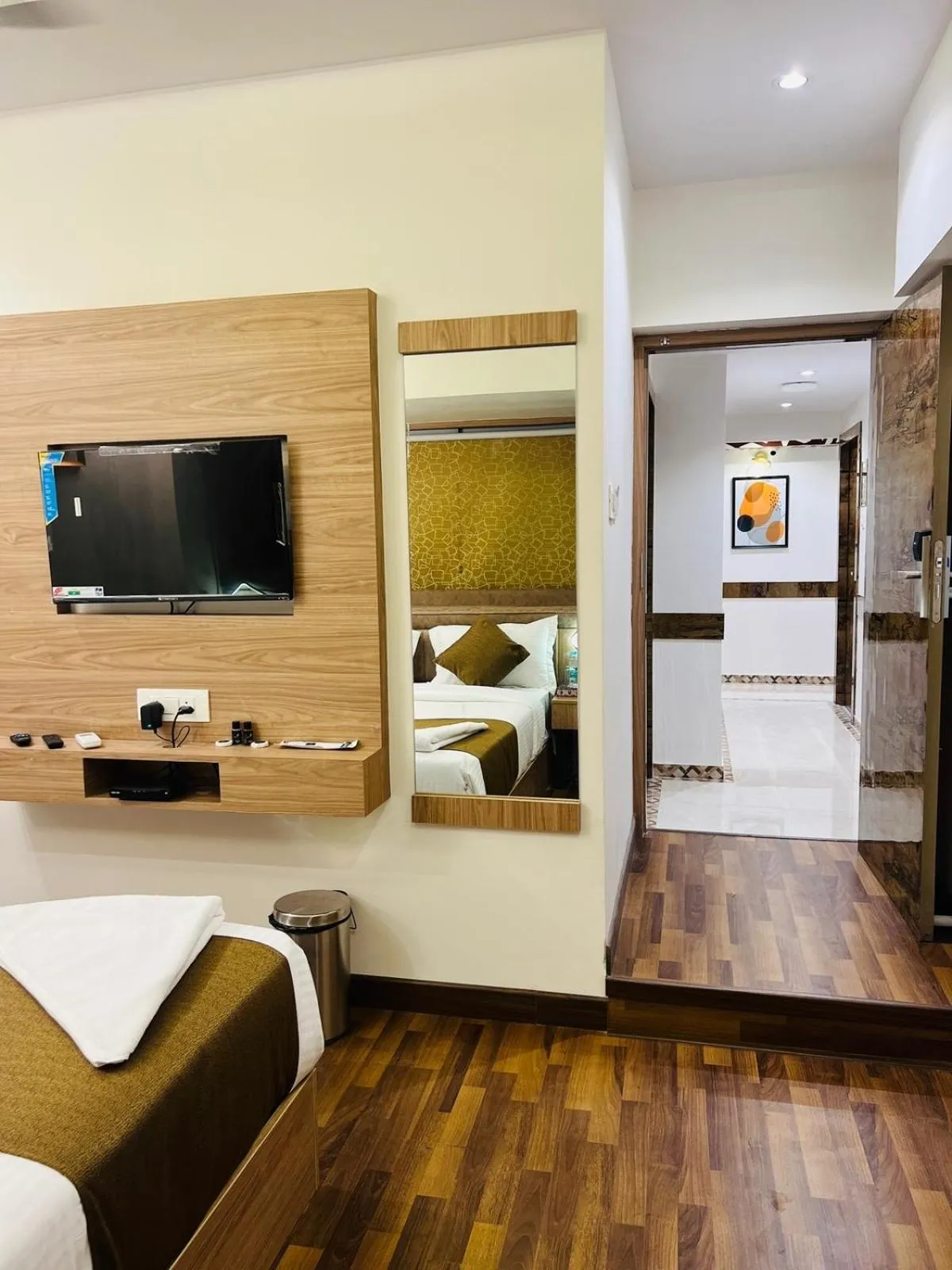 Bed in Hotel Larmont Luxury