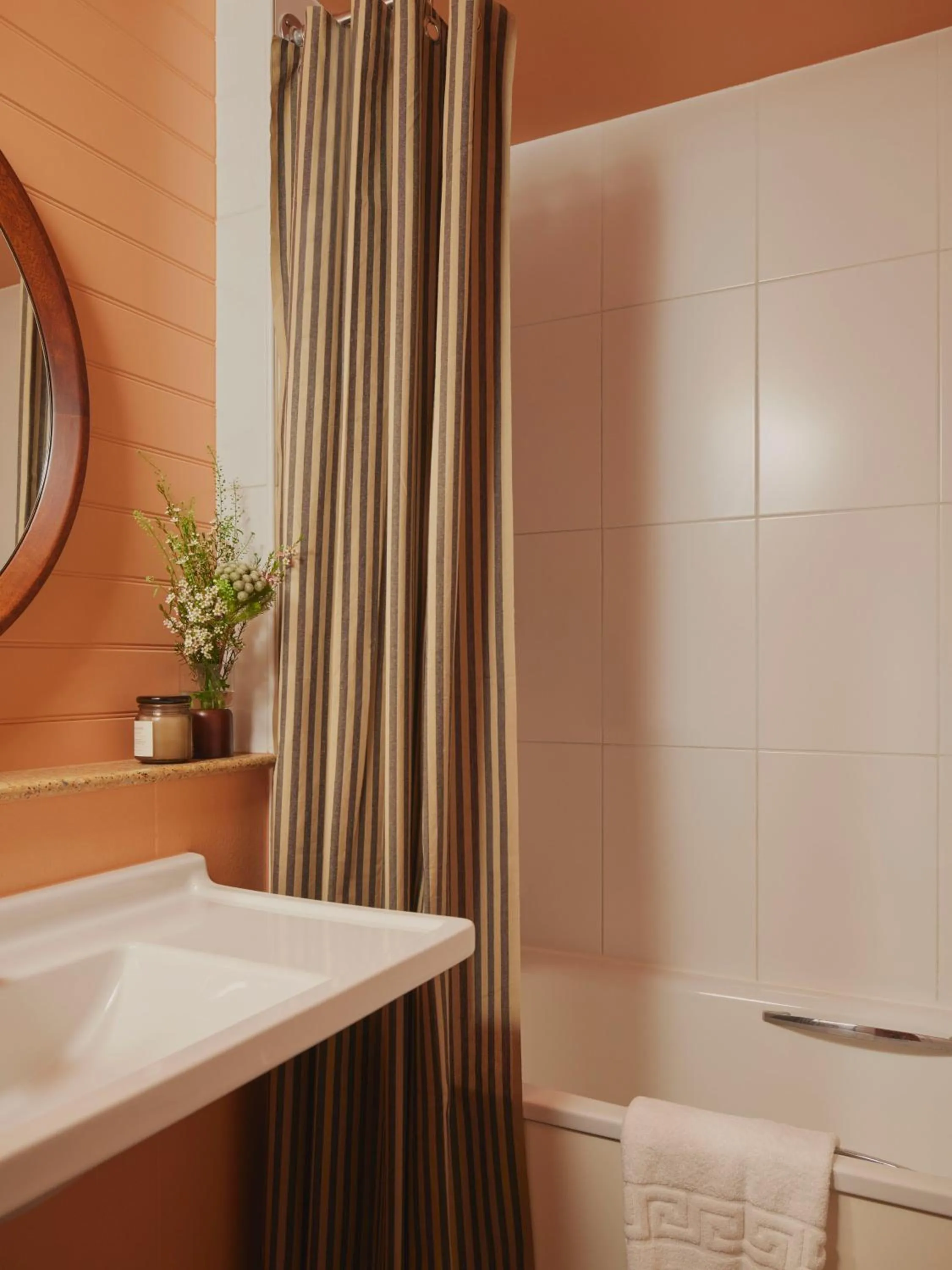 Bathroom in Ember Locke Kensington