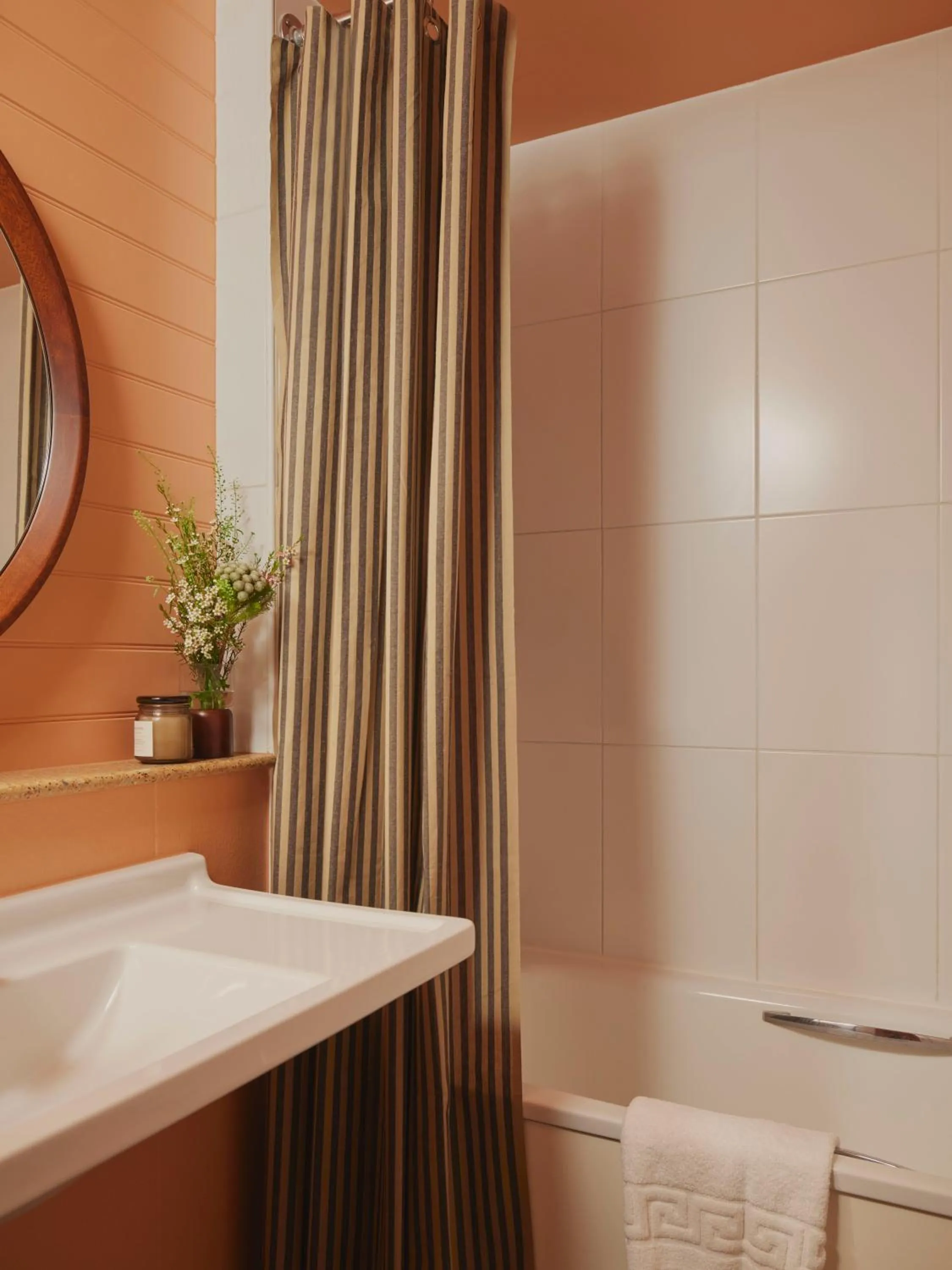 Bathroom in Ember Locke Kensington