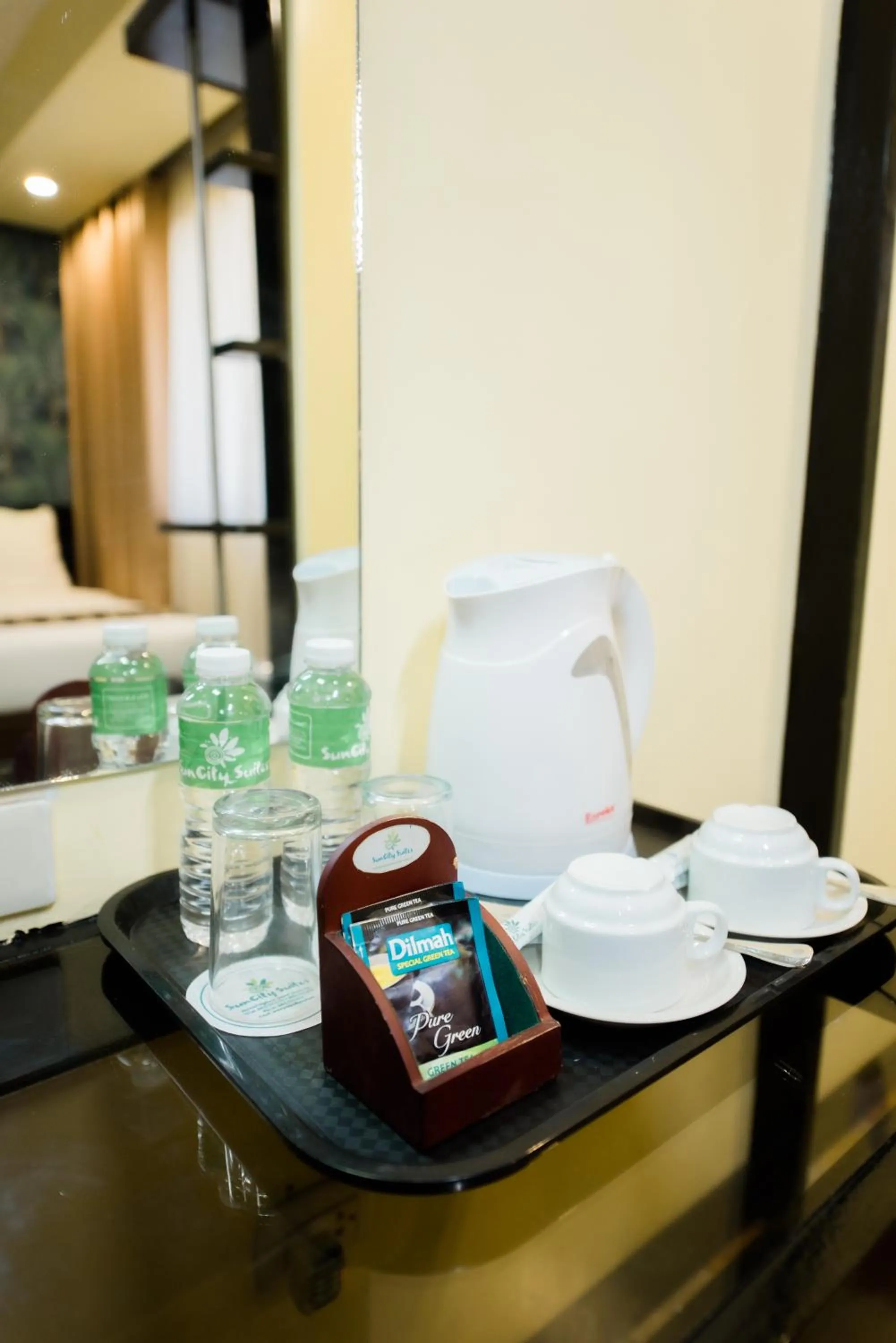 Coffee/tea facilities in SunCity Suites