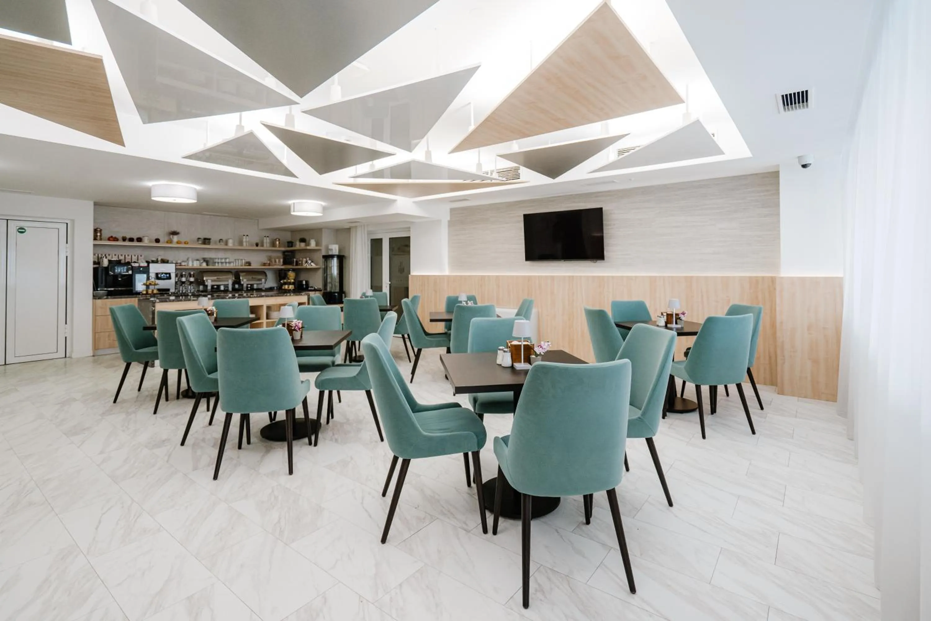 Restaurant/places to eat in Hotel YVY